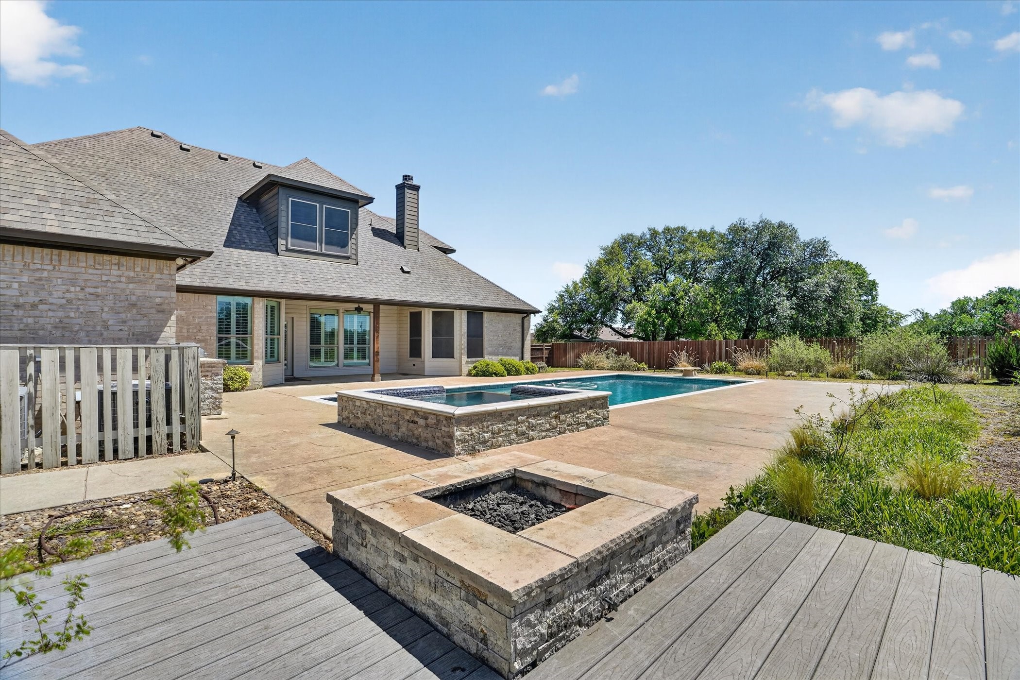 2000 Adams Lane S Azle TX 76020