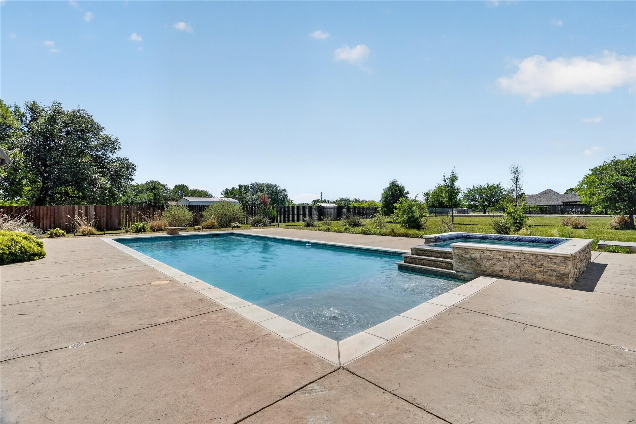 2000 Adams Lane S Azle TX 76020