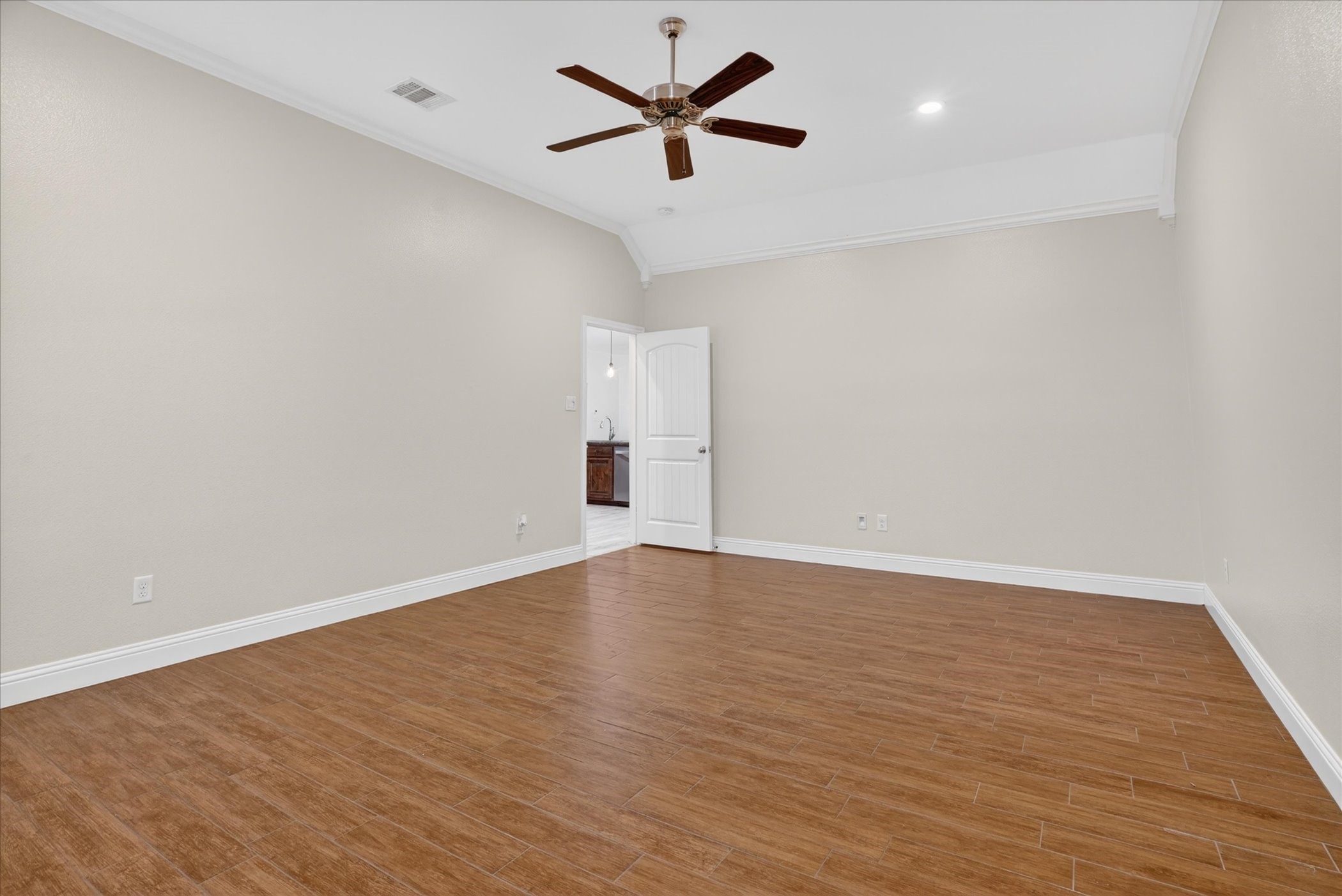 2000 Adams Lane S Azle TX 76020