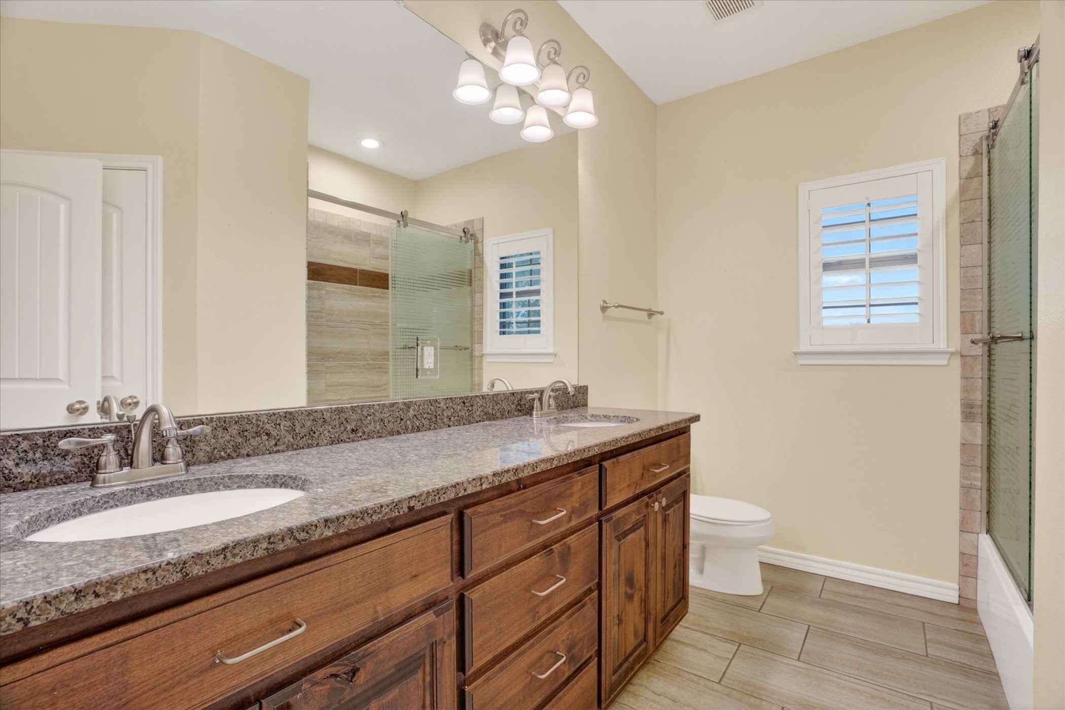2000 Adams Lane S Azle TX 76020