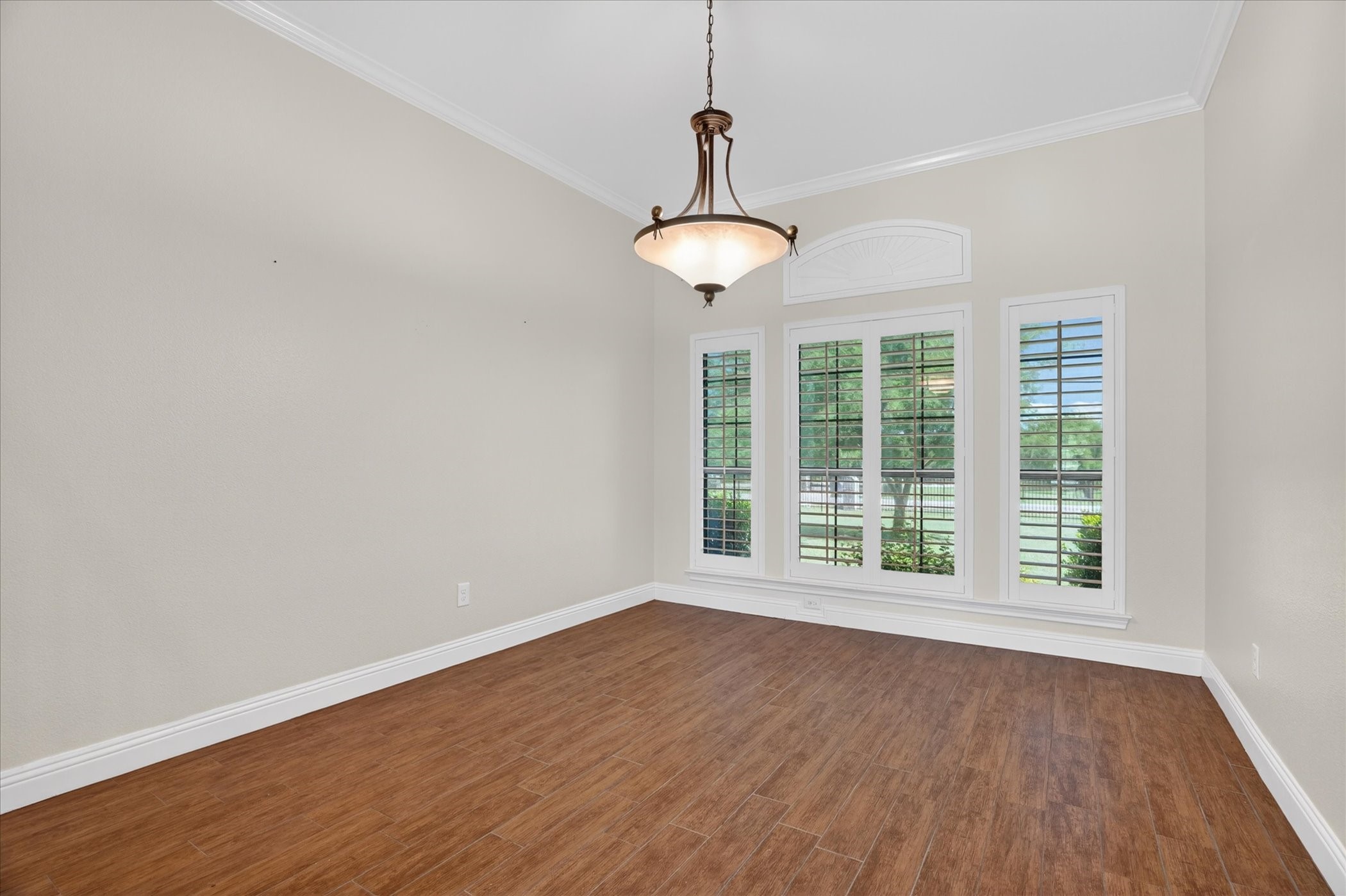 2000 Adams Lane S Azle TX 76020