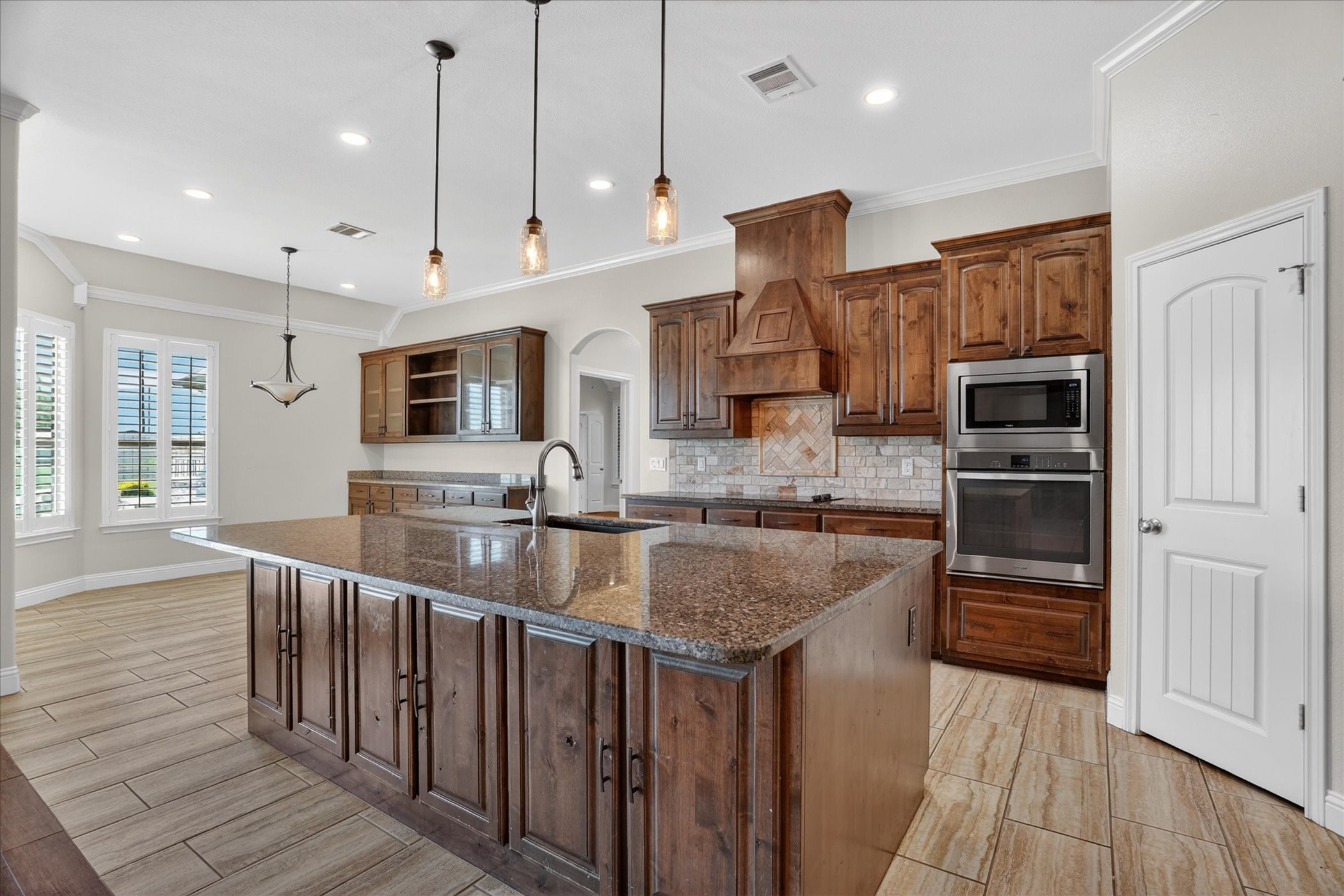2000 Adams Lane S Azle TX 76020