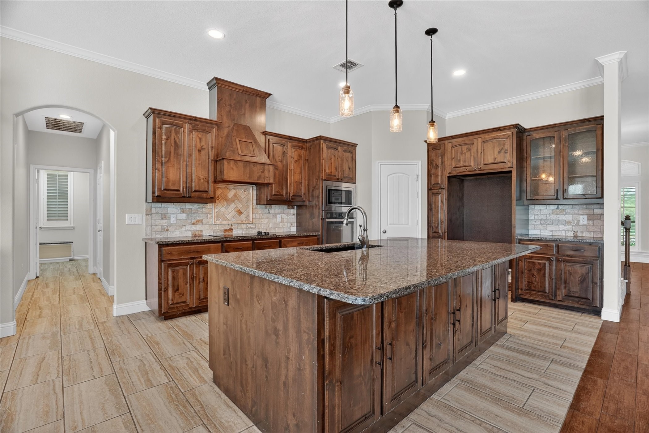 2000 Adams Lane S Azle TX 76020