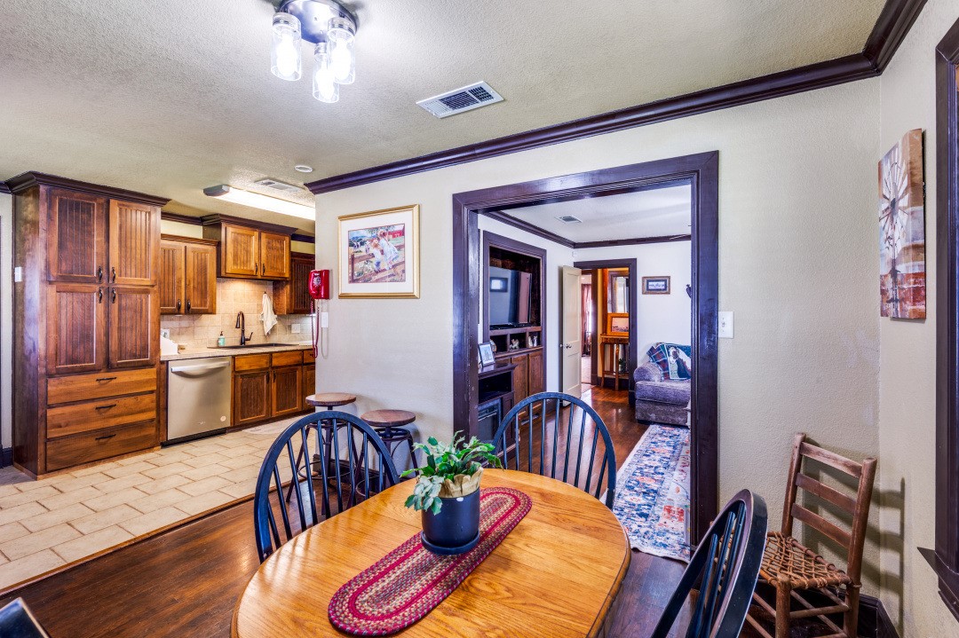 412 N 10th Street Sanger TX 76266