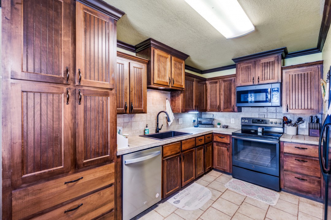 412 N 10th Street Sanger TX 76266