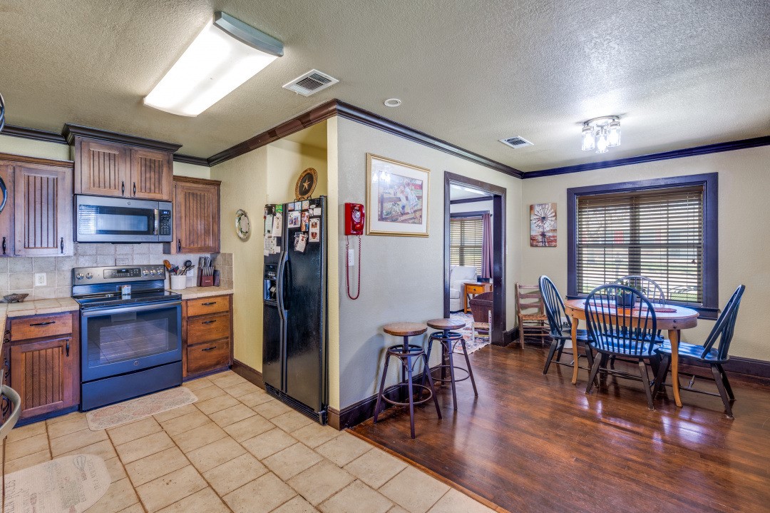 412 N 10th Street Sanger TX 76266