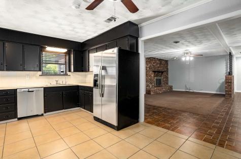 405 Harriett Street Arlington TX 76010