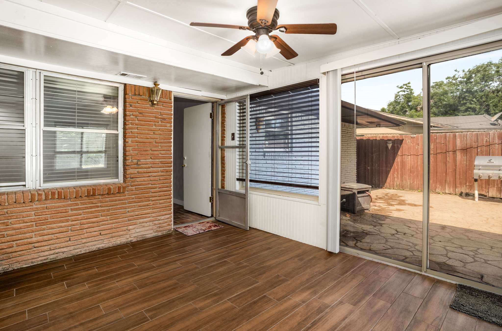 405 Harriett Street Arlington TX 76010