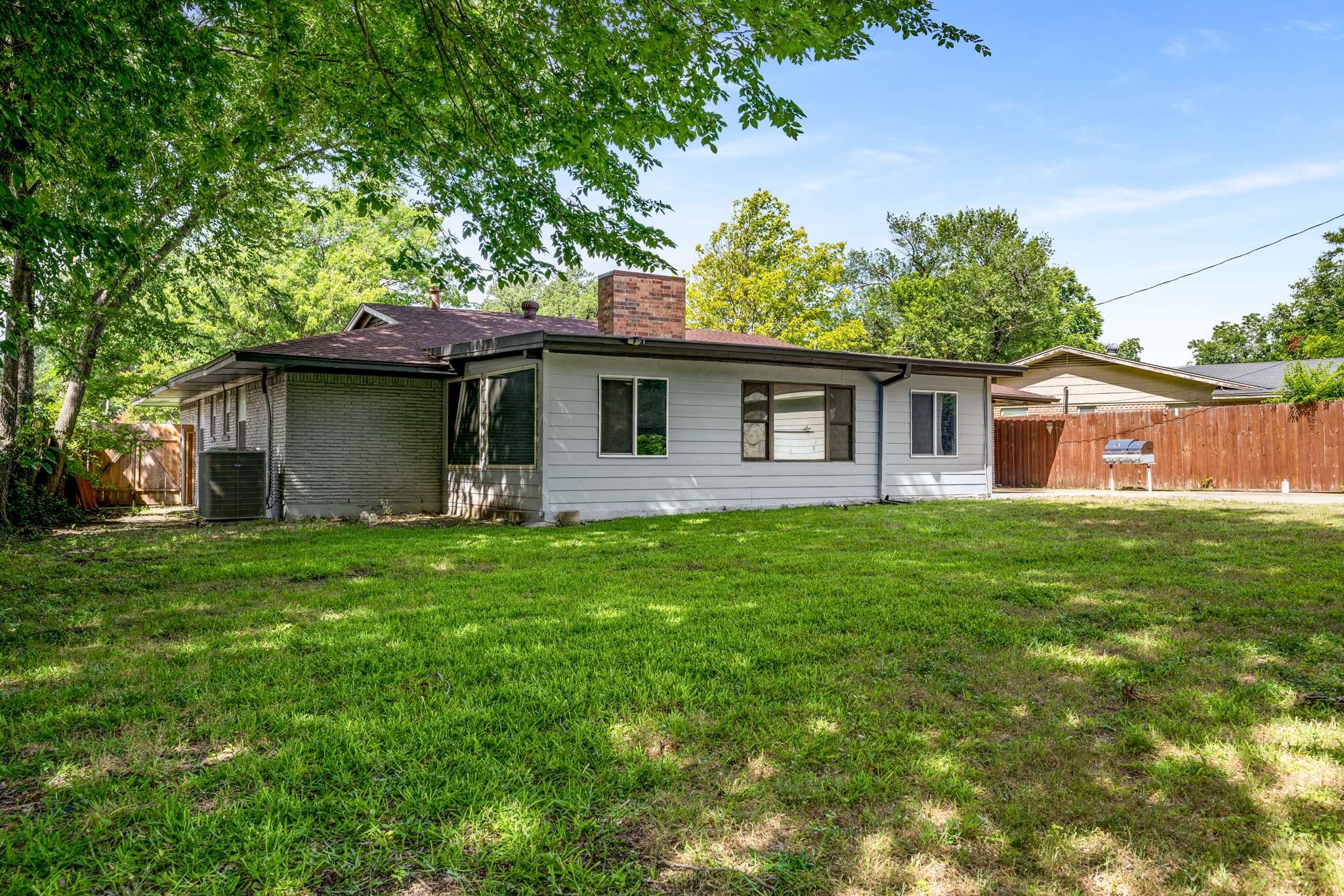 405 Harriett Street Arlington TX 76010