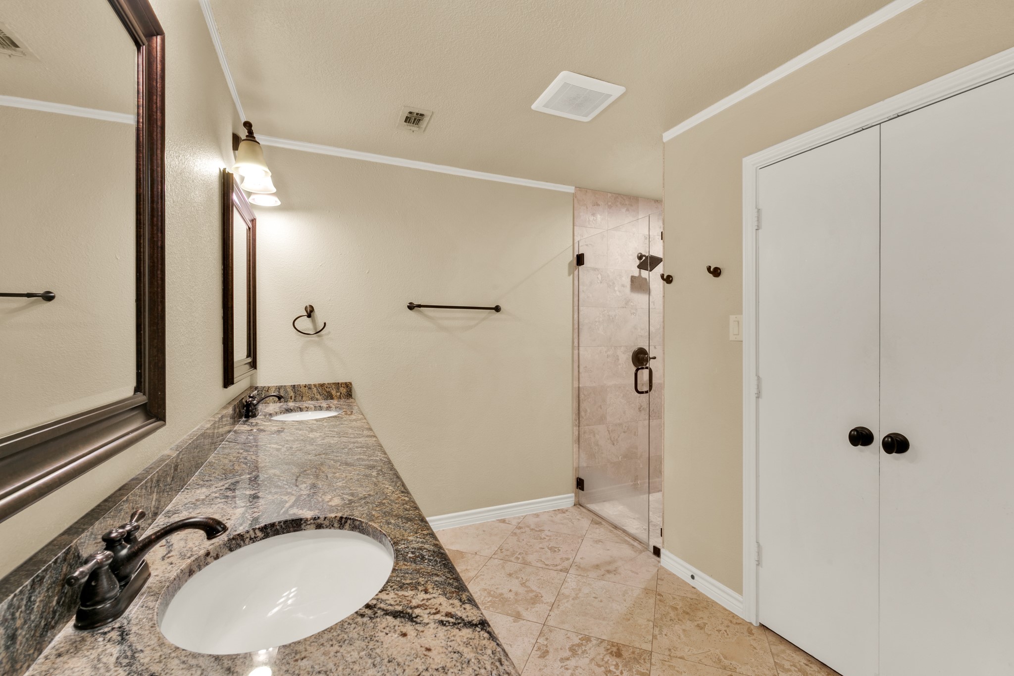 4301 Hartwood Circle Fort Worth TX 76109