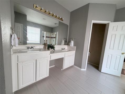 1209 Crabtree Street Garland TX 75040