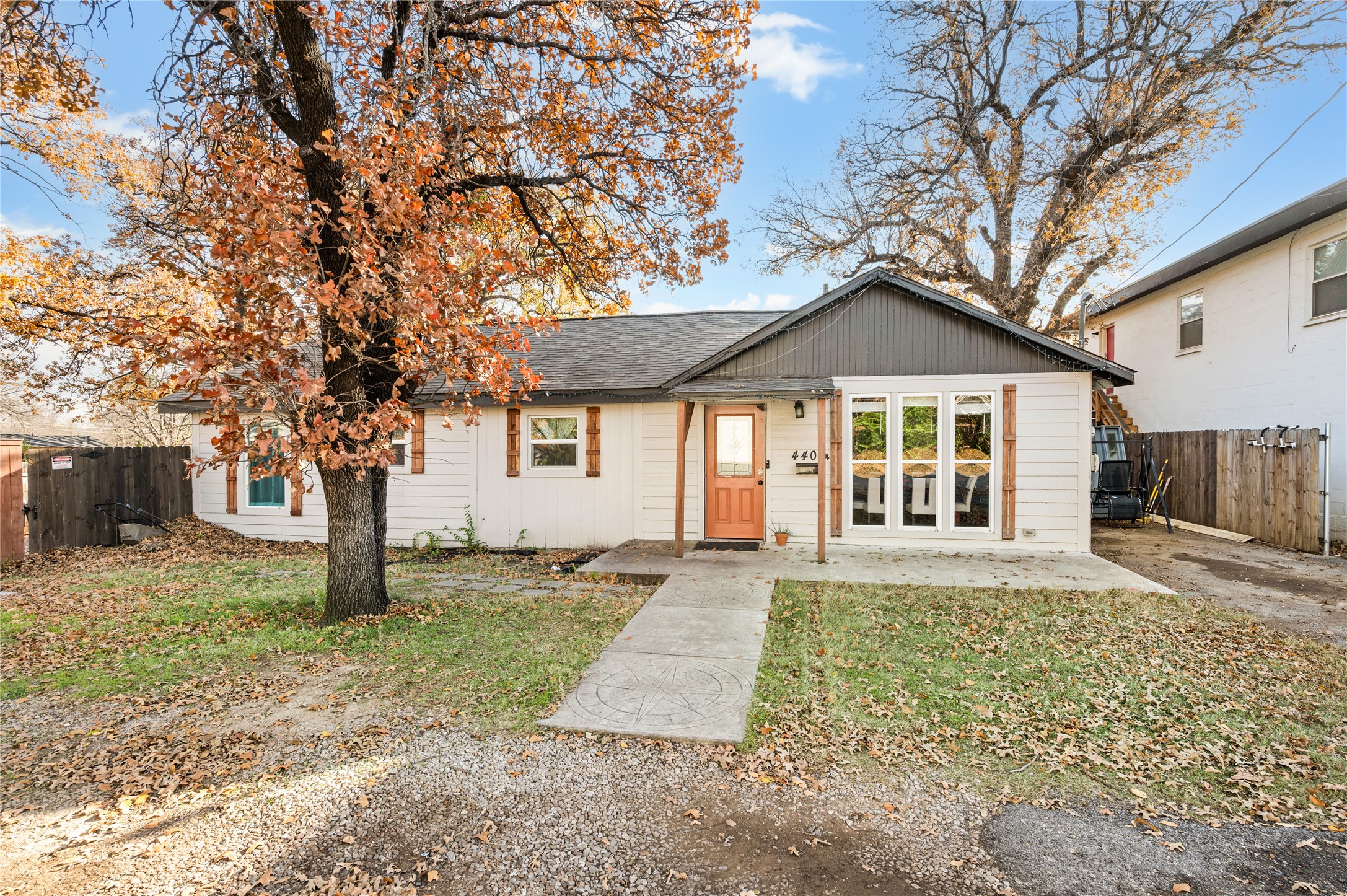 4404 Newman Drive Haltom City TX 76117