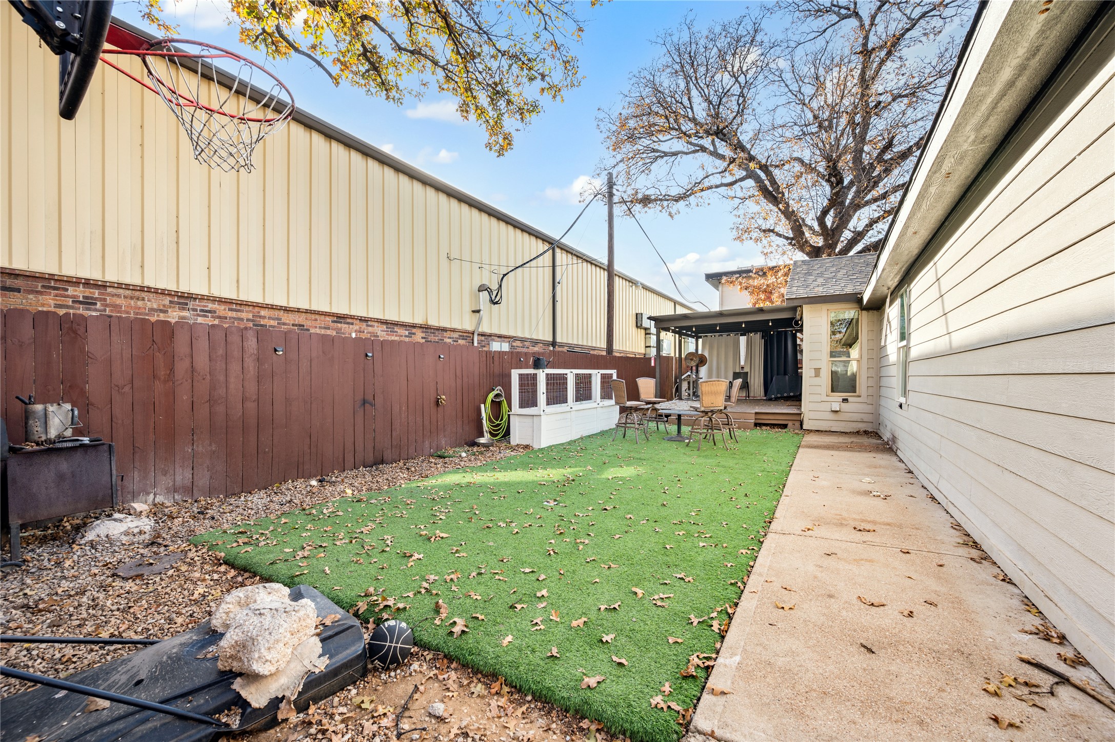 4404 Newman Drive Haltom City TX 76117