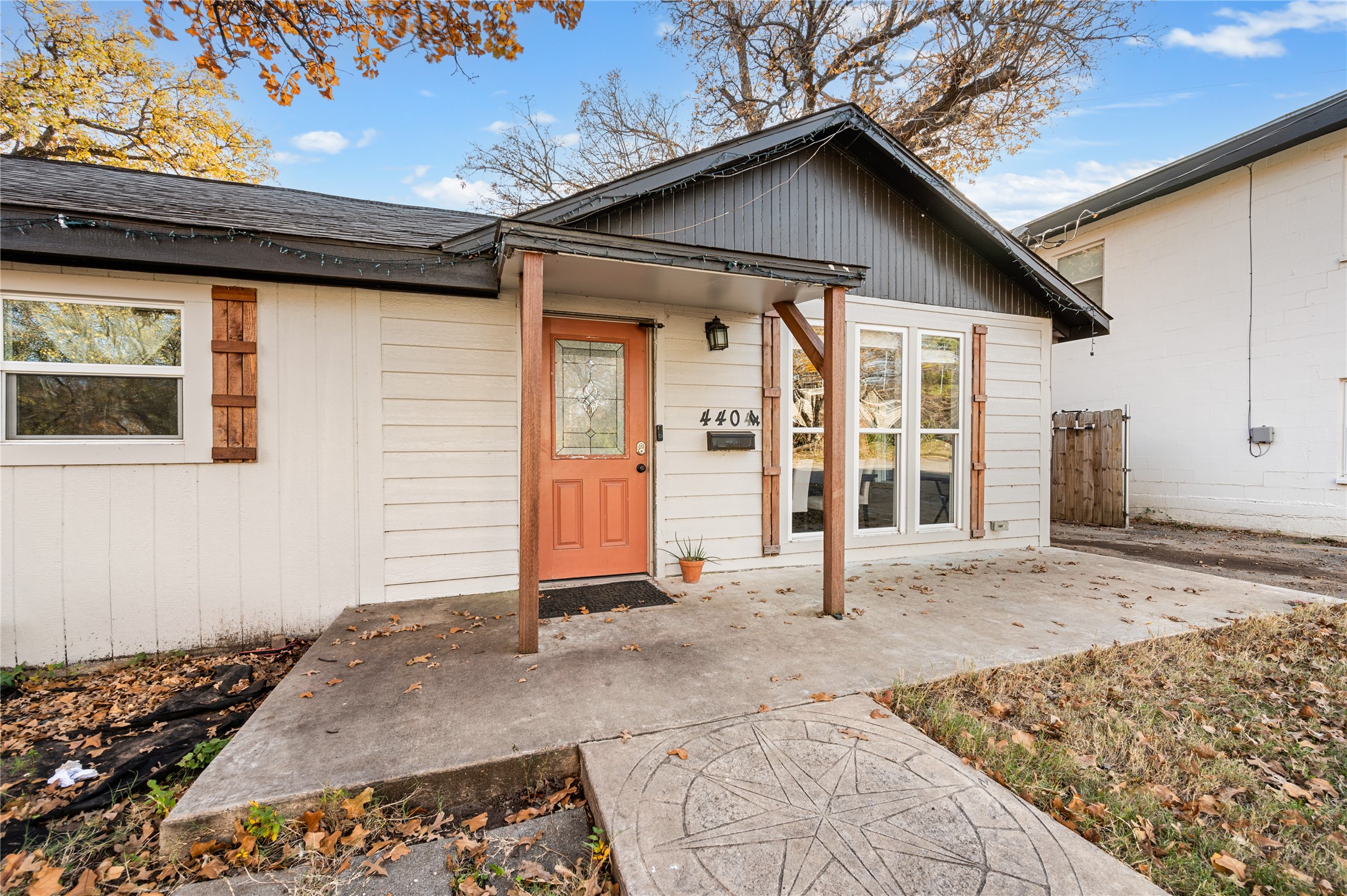 4404 Newman Drive Haltom City TX 76117