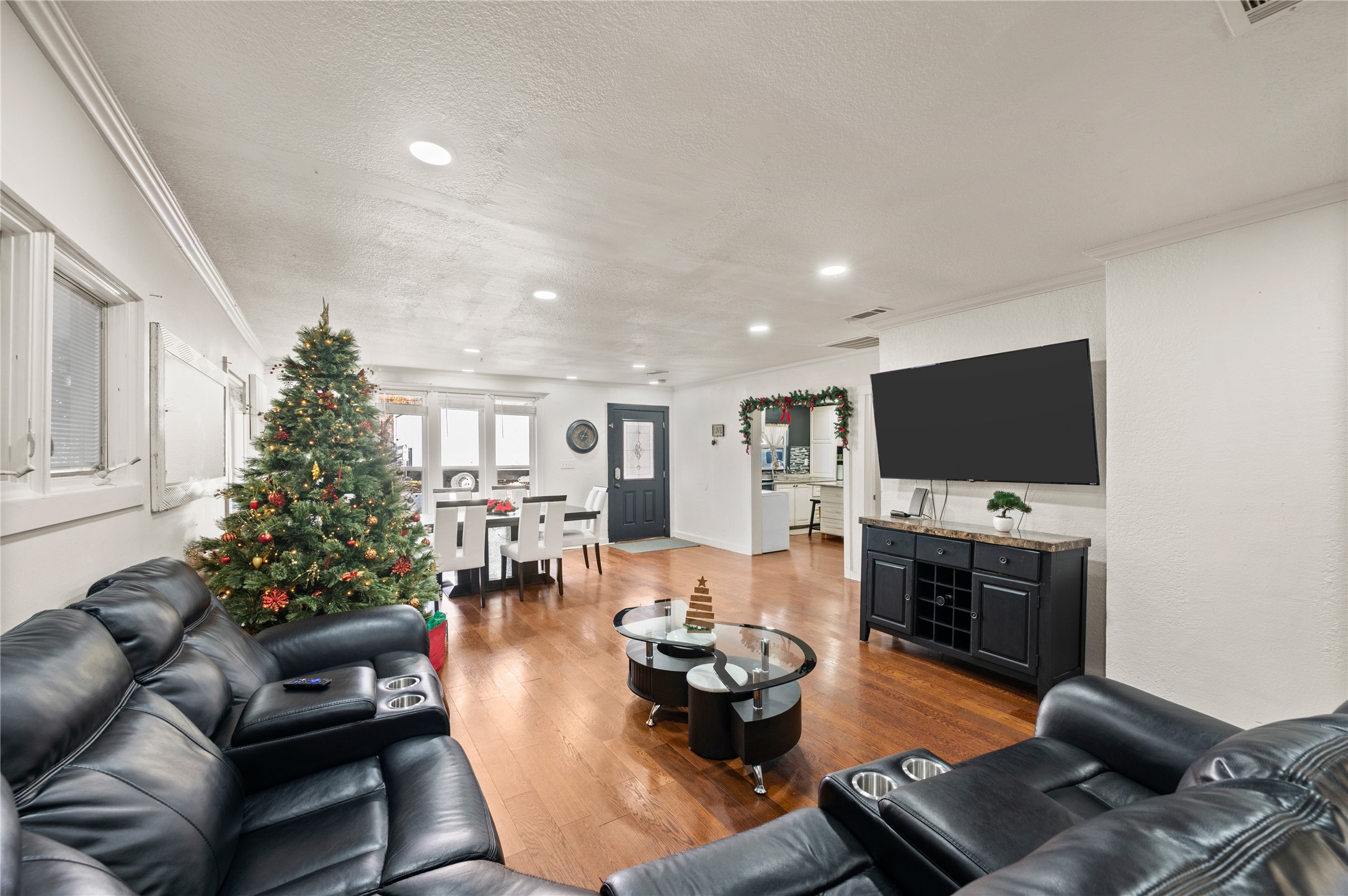 4404 Newman Drive Haltom City TX 76117