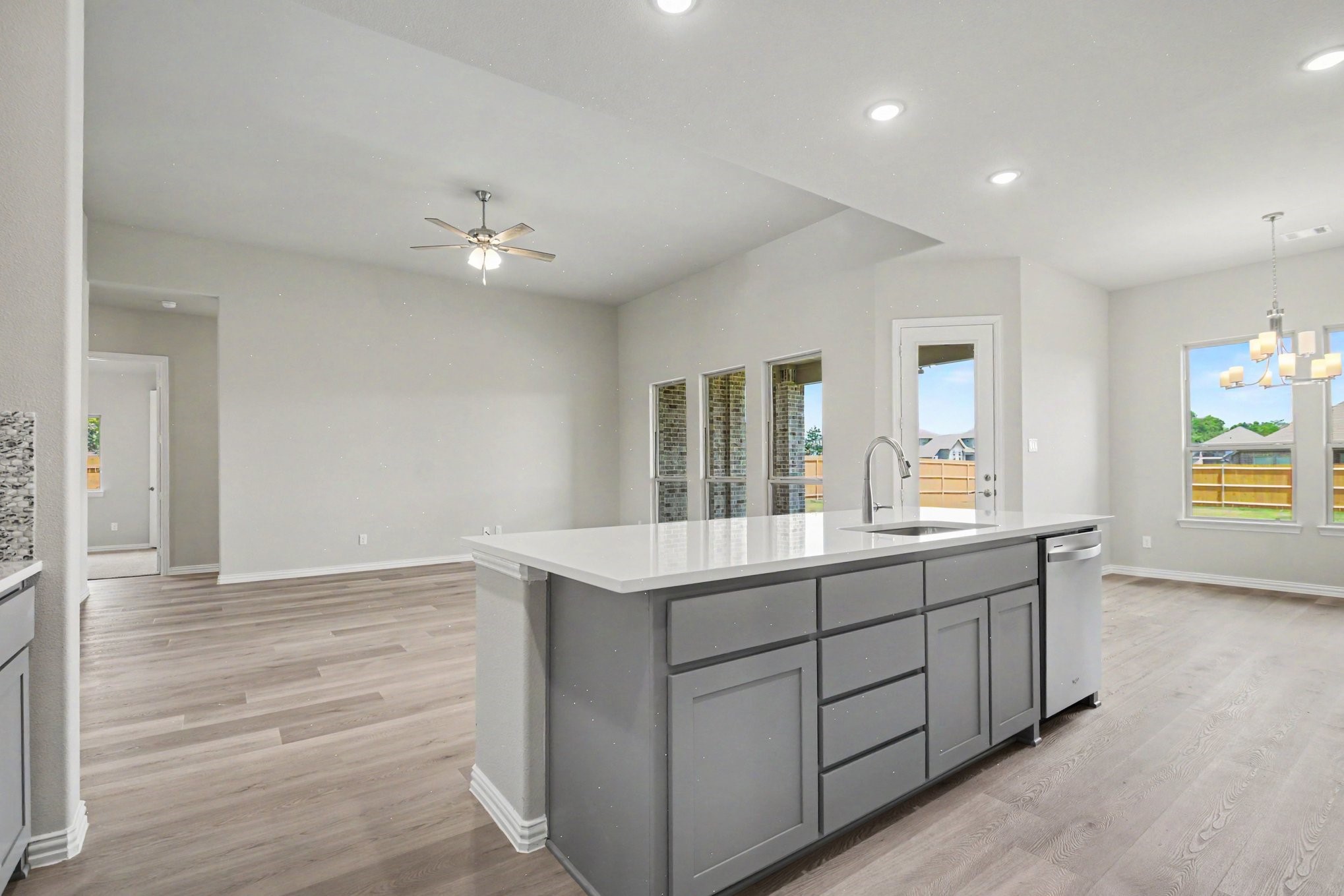 1909 Barrix Lane Desoto TX 75115