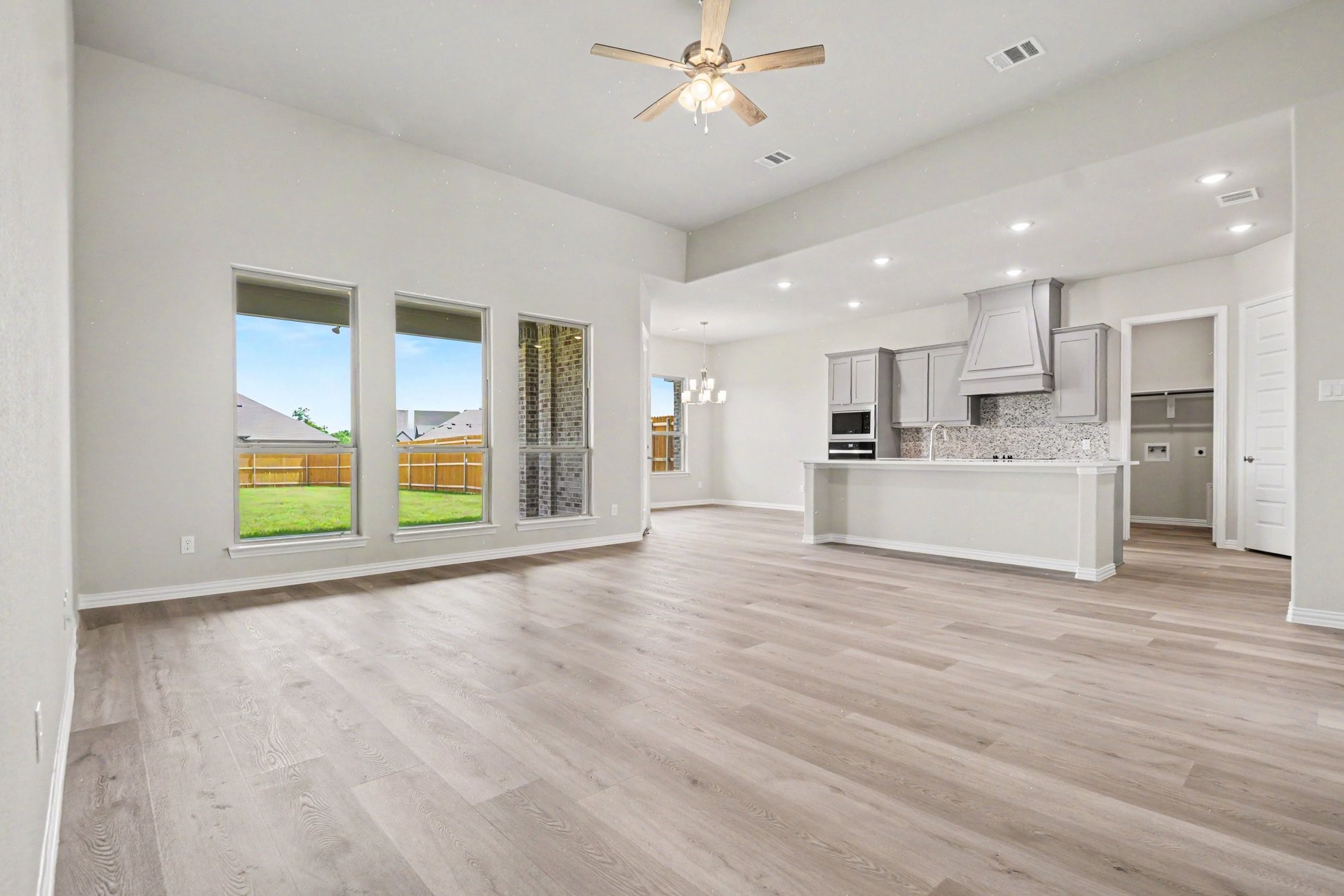 1909 Barrix Lane Desoto TX 75115
