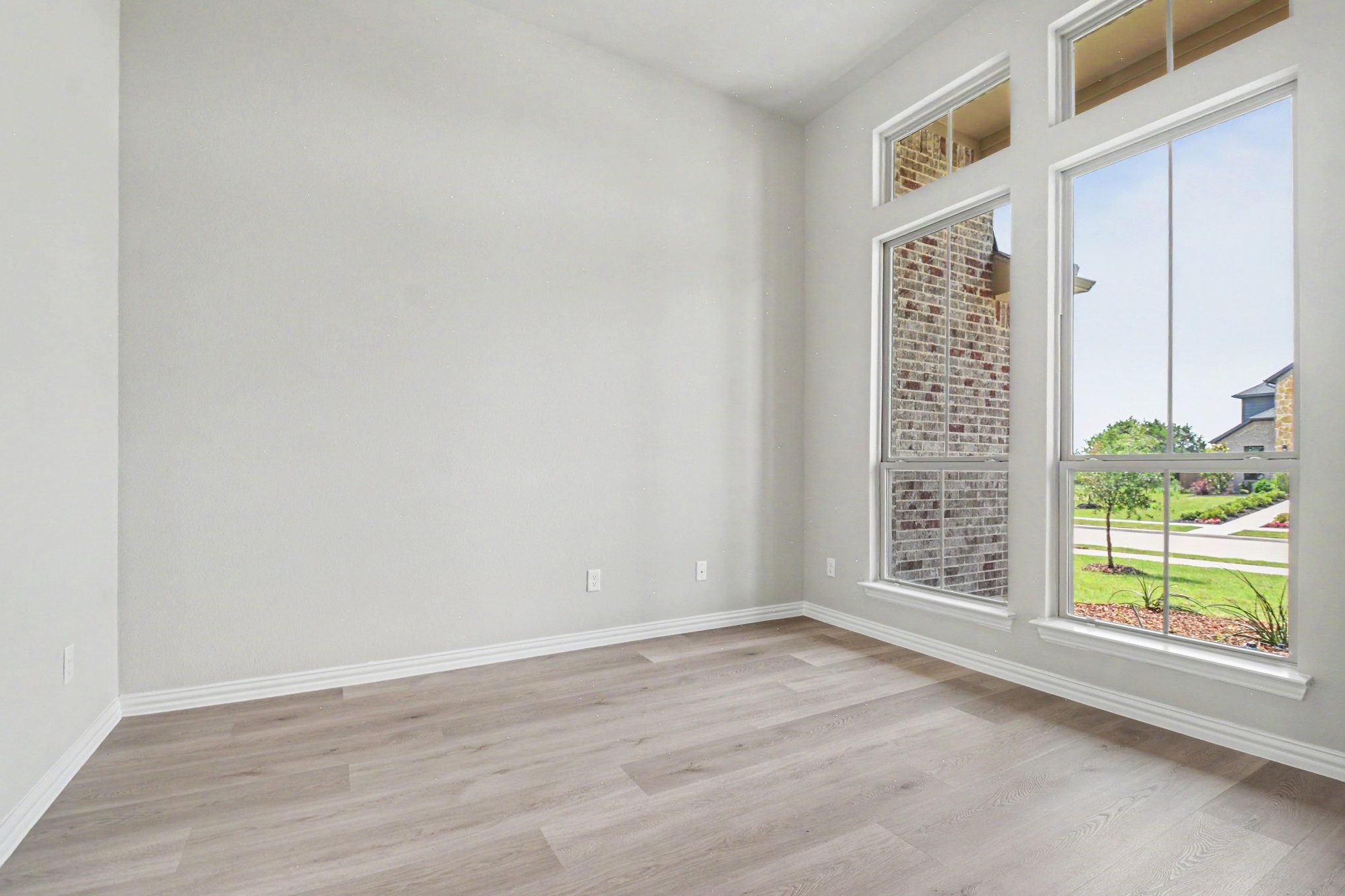 1909 Barrix Lane Desoto TX 75115
