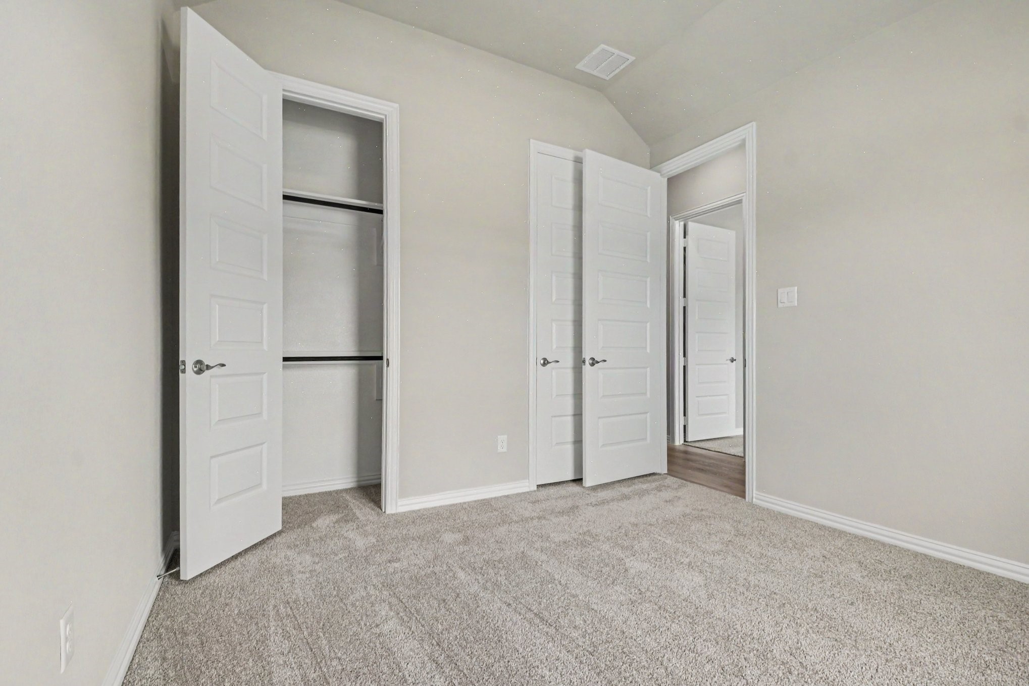 1909 Barrix Lane Desoto TX 75115