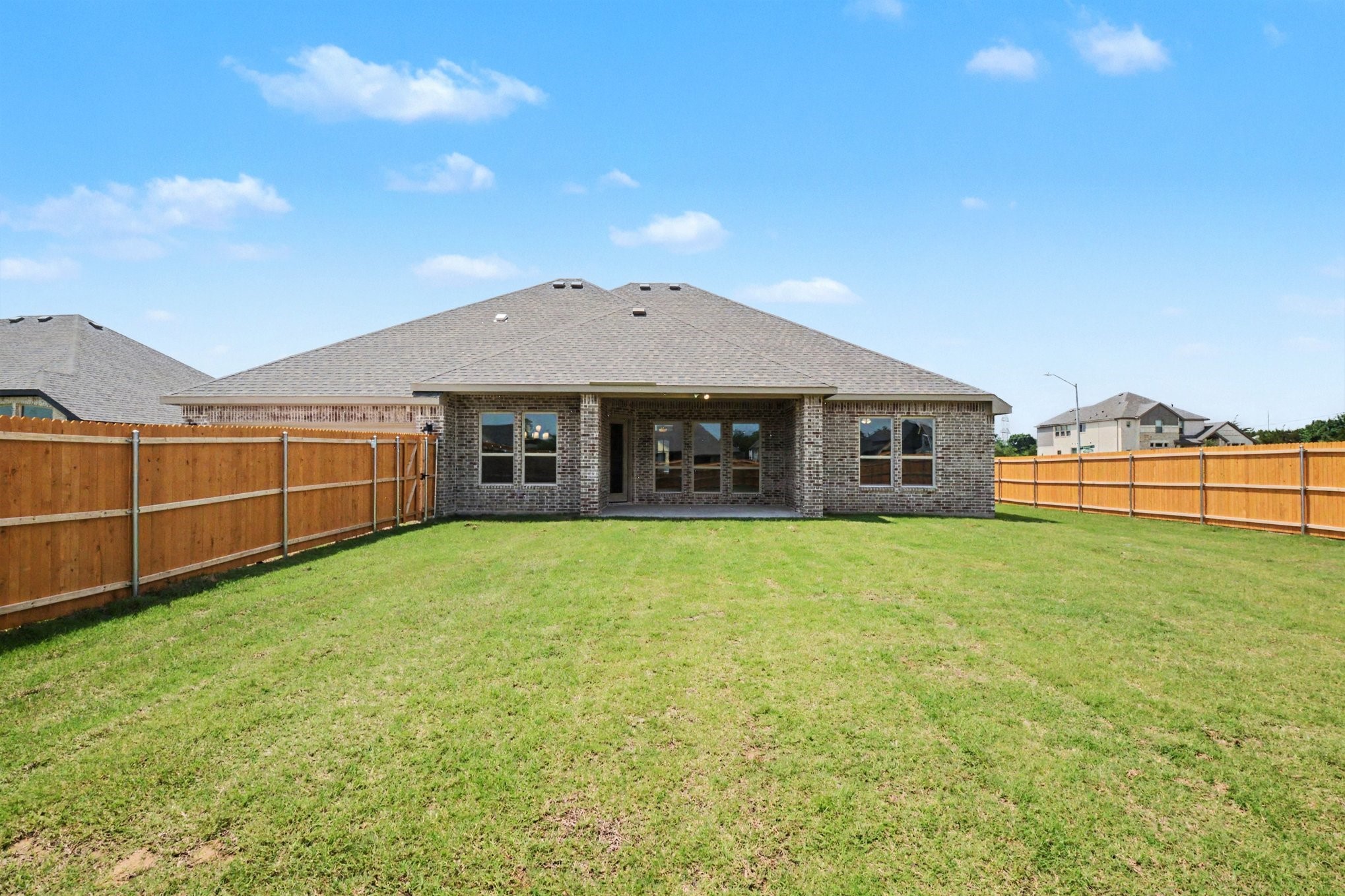 1909 Barrix Lane Desoto TX 75115