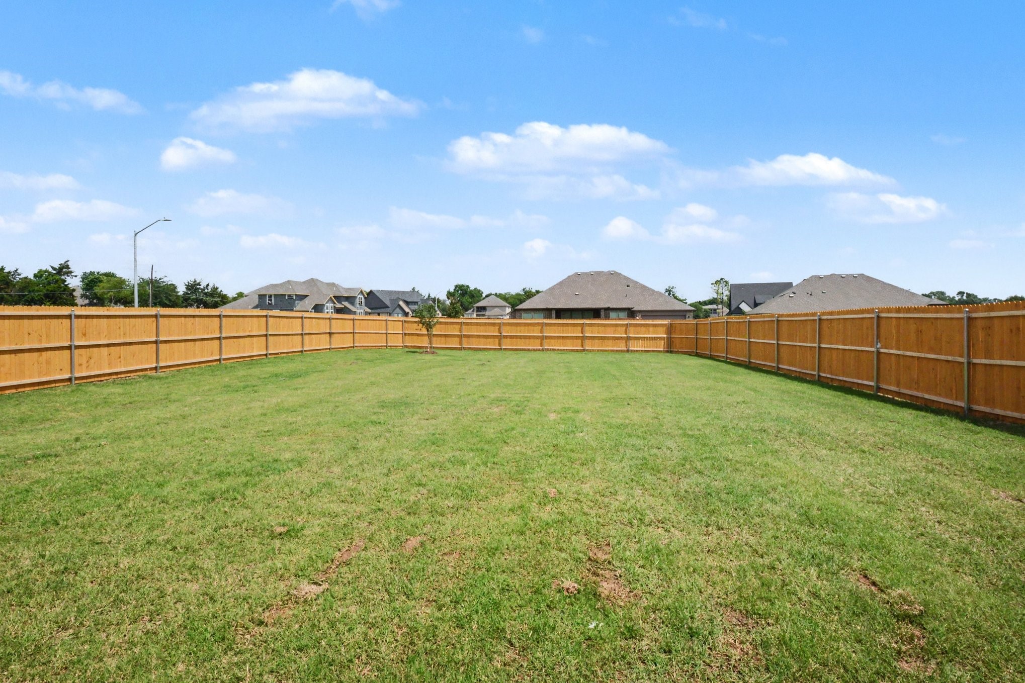 1909 Barrix Lane Desoto TX 75115