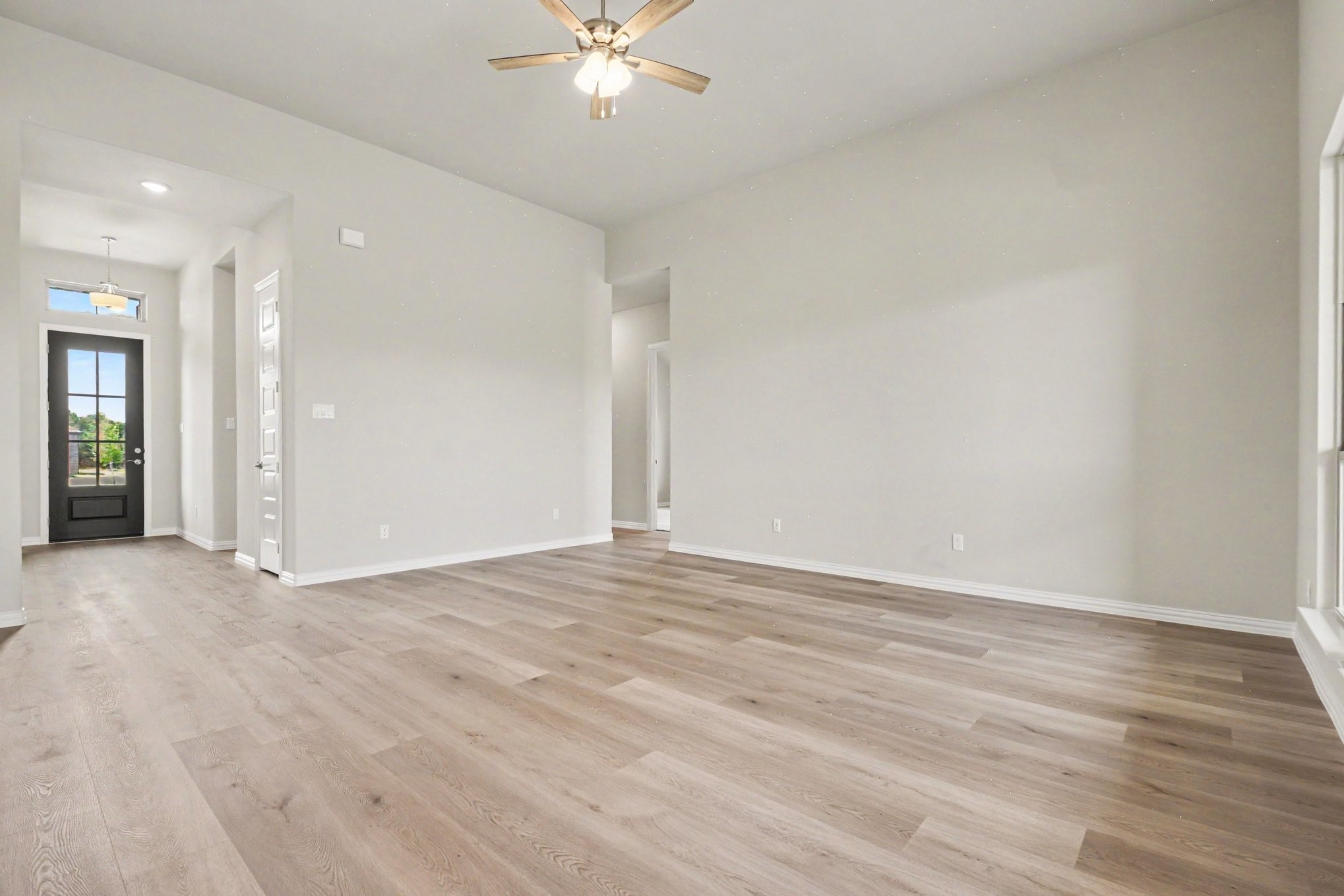 1909 Barrix Lane Desoto TX 75115