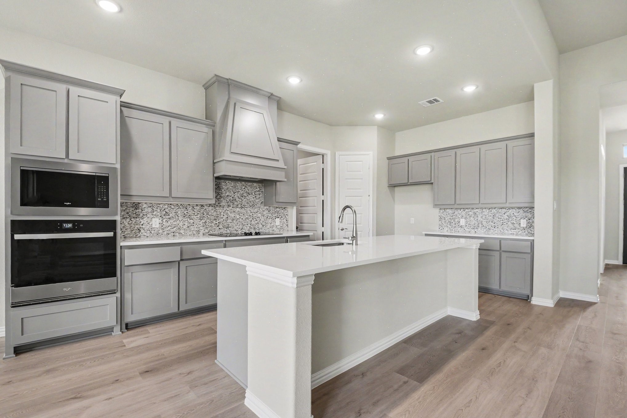 1909 Barrix Lane Desoto TX 75115