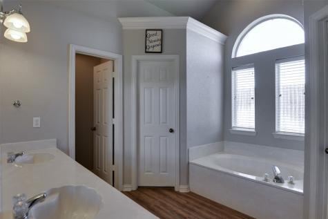 119 Chambers Creek Circle Maypearl TX 76064