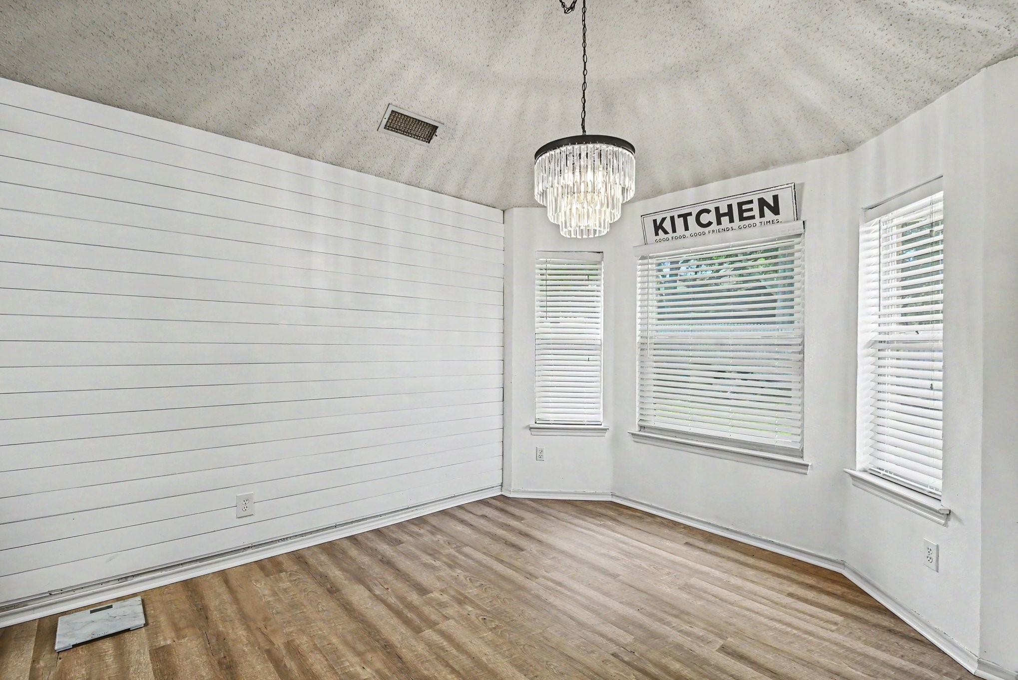 6700 Greenleaf Drive North Richland Hills TX 76182