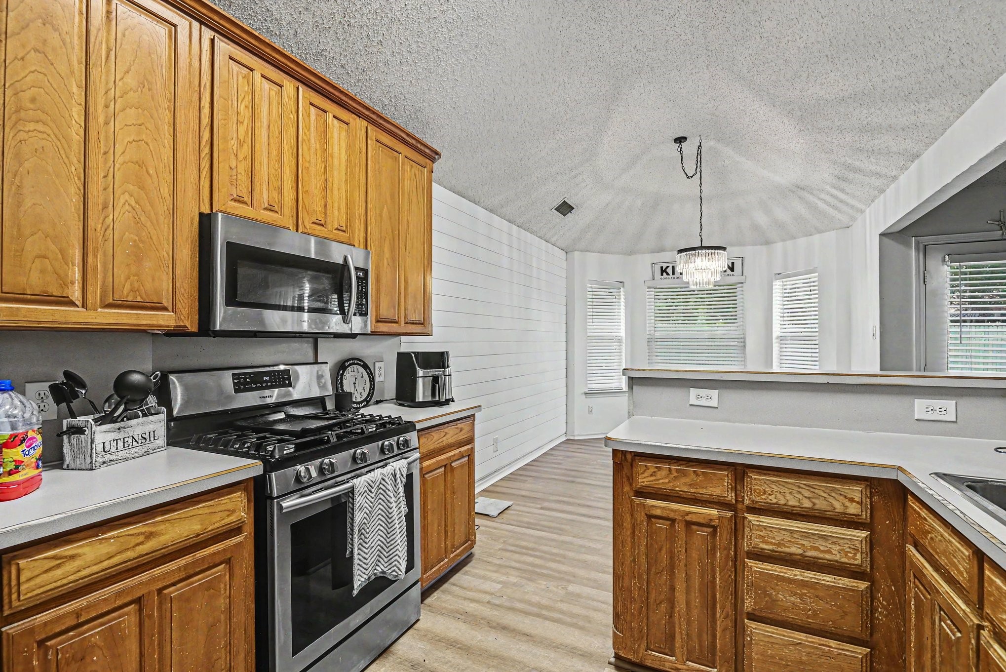 6700 Greenleaf Drive North Richland Hills TX 76182