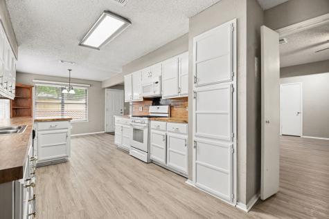 1562 Tiffany Forest Lane Grapevine TX 76051