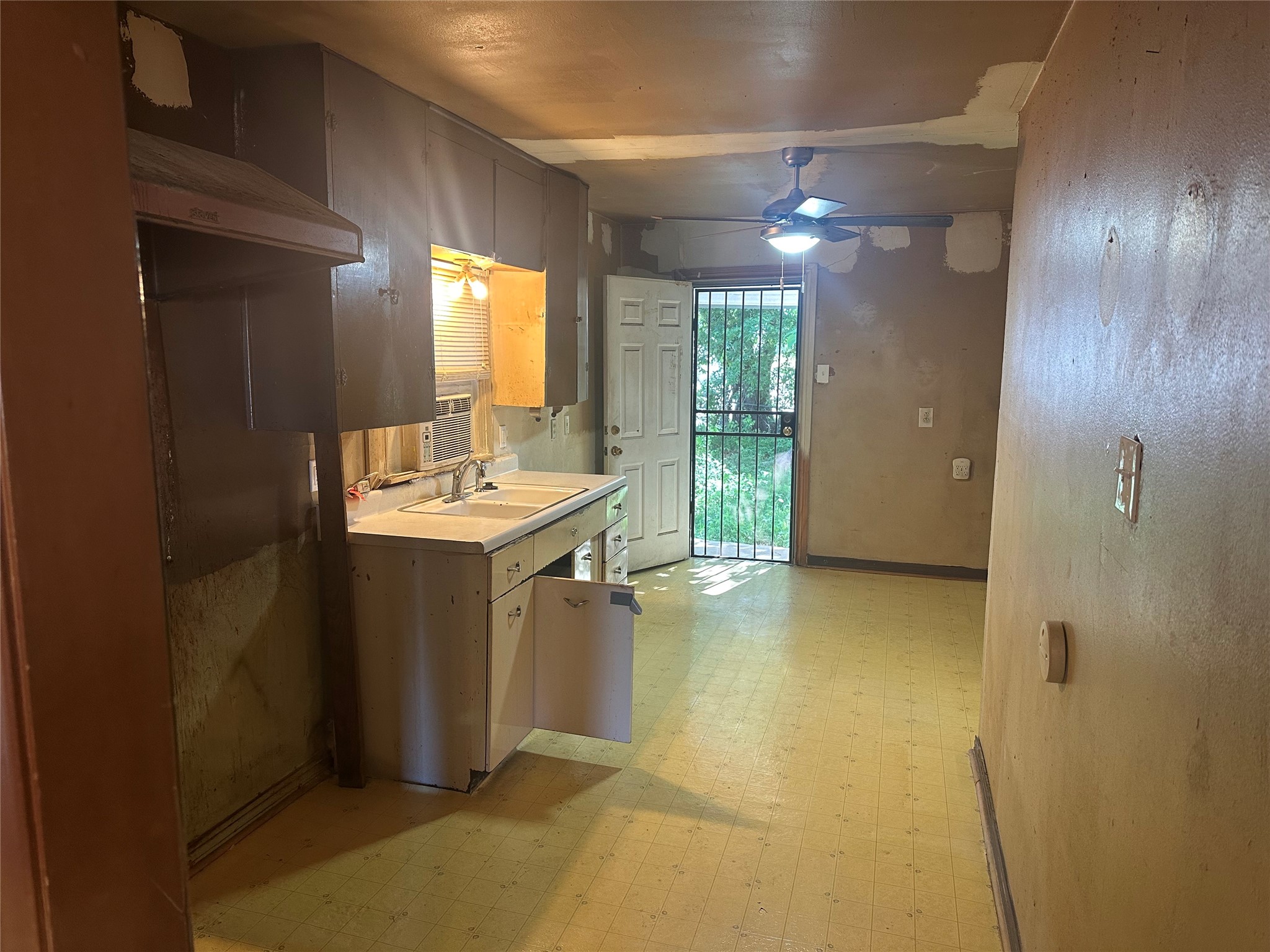655 Crawford Street Fort Worth TX 76104