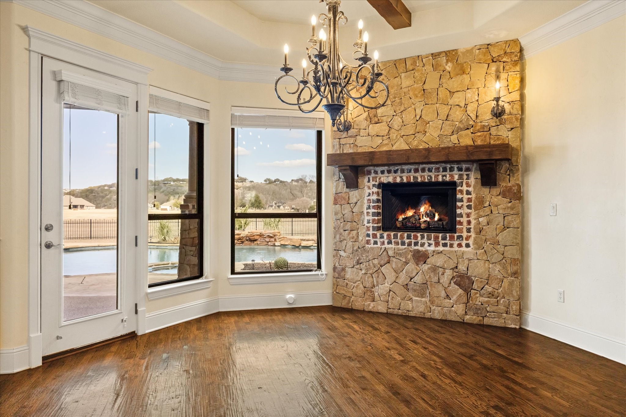 1204 E Scandinavian Court Granbury TX 76048