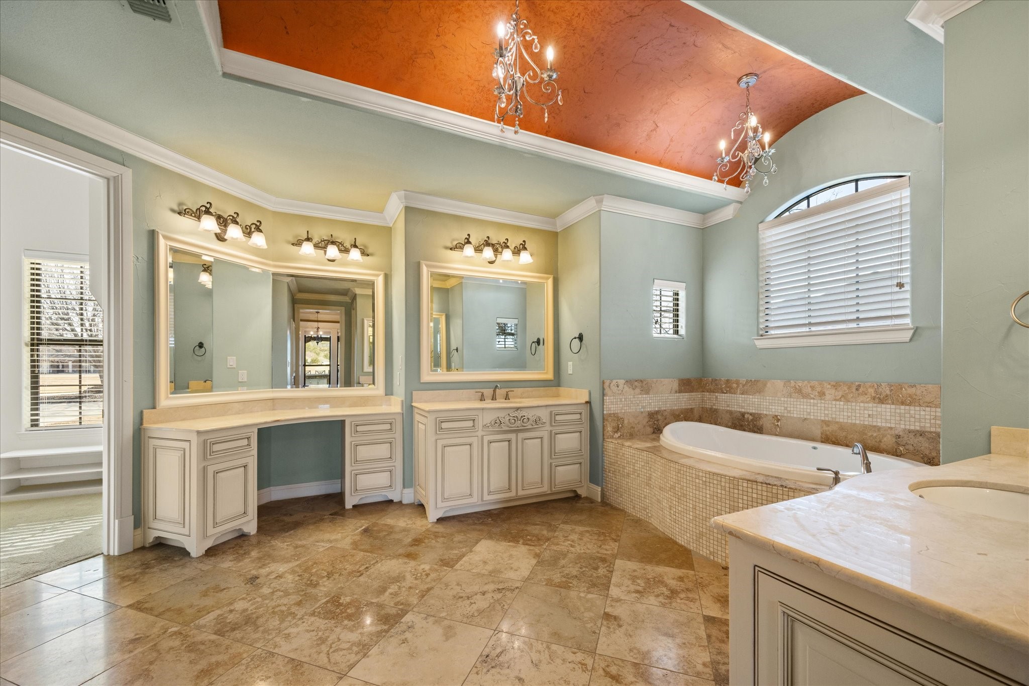 1204 E Scandinavian Court Granbury TX 76048