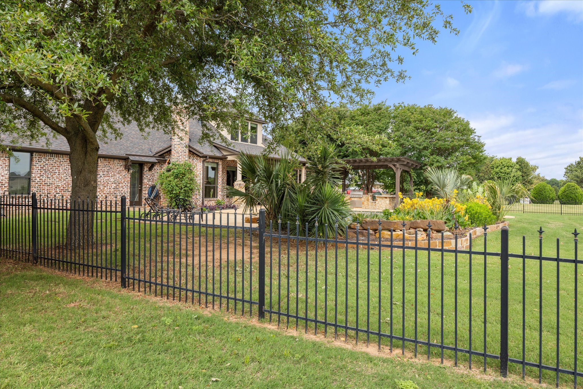 1204 E Scandinavian Court Granbury TX 76048