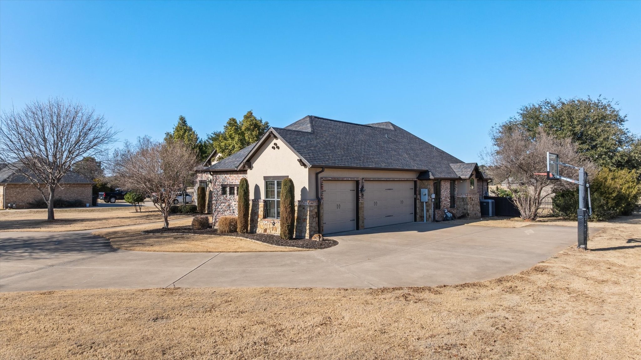 1204 E Scandinavian Court Granbury TX 76048