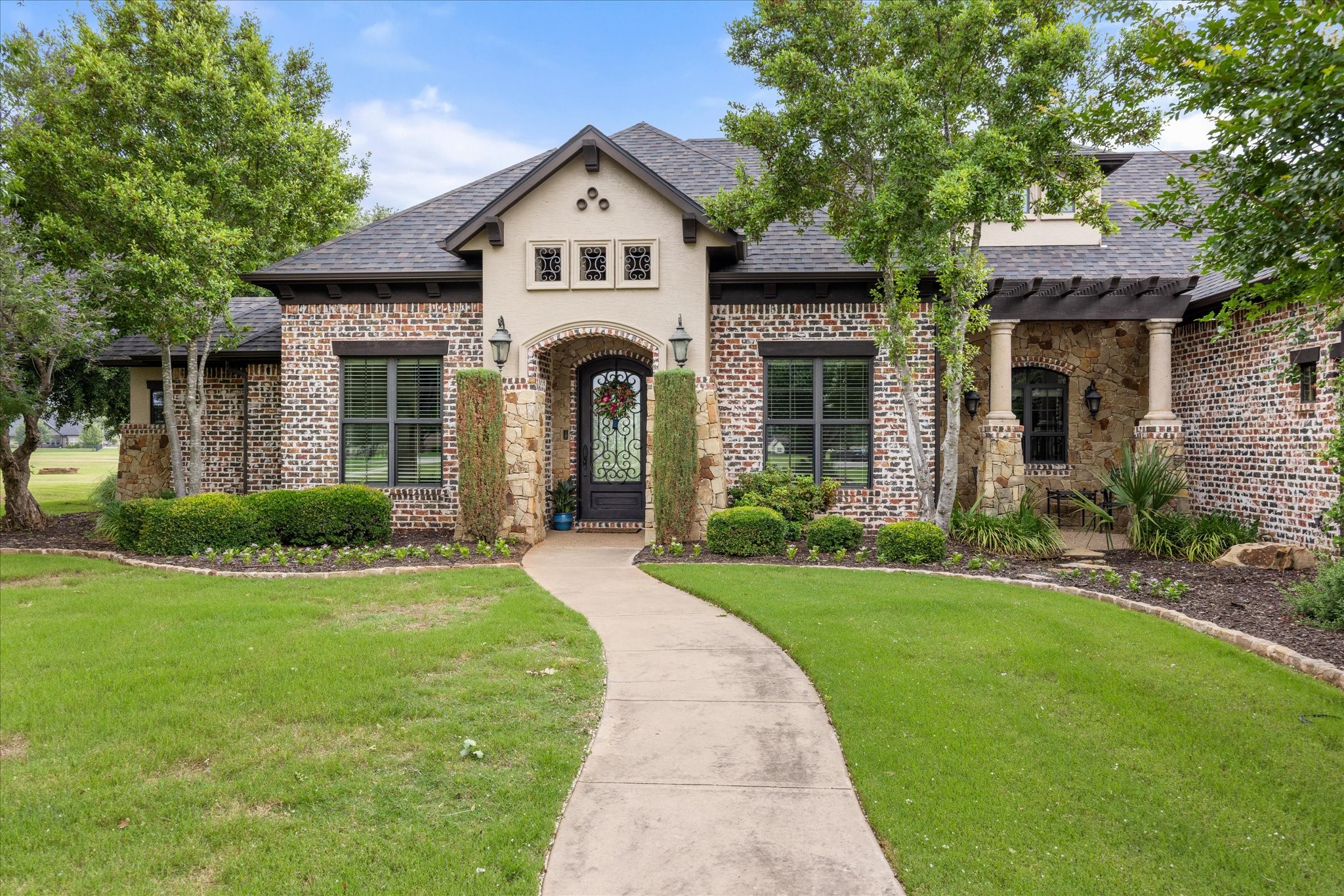 1204 E Scandinavian Court Granbury TX 76048