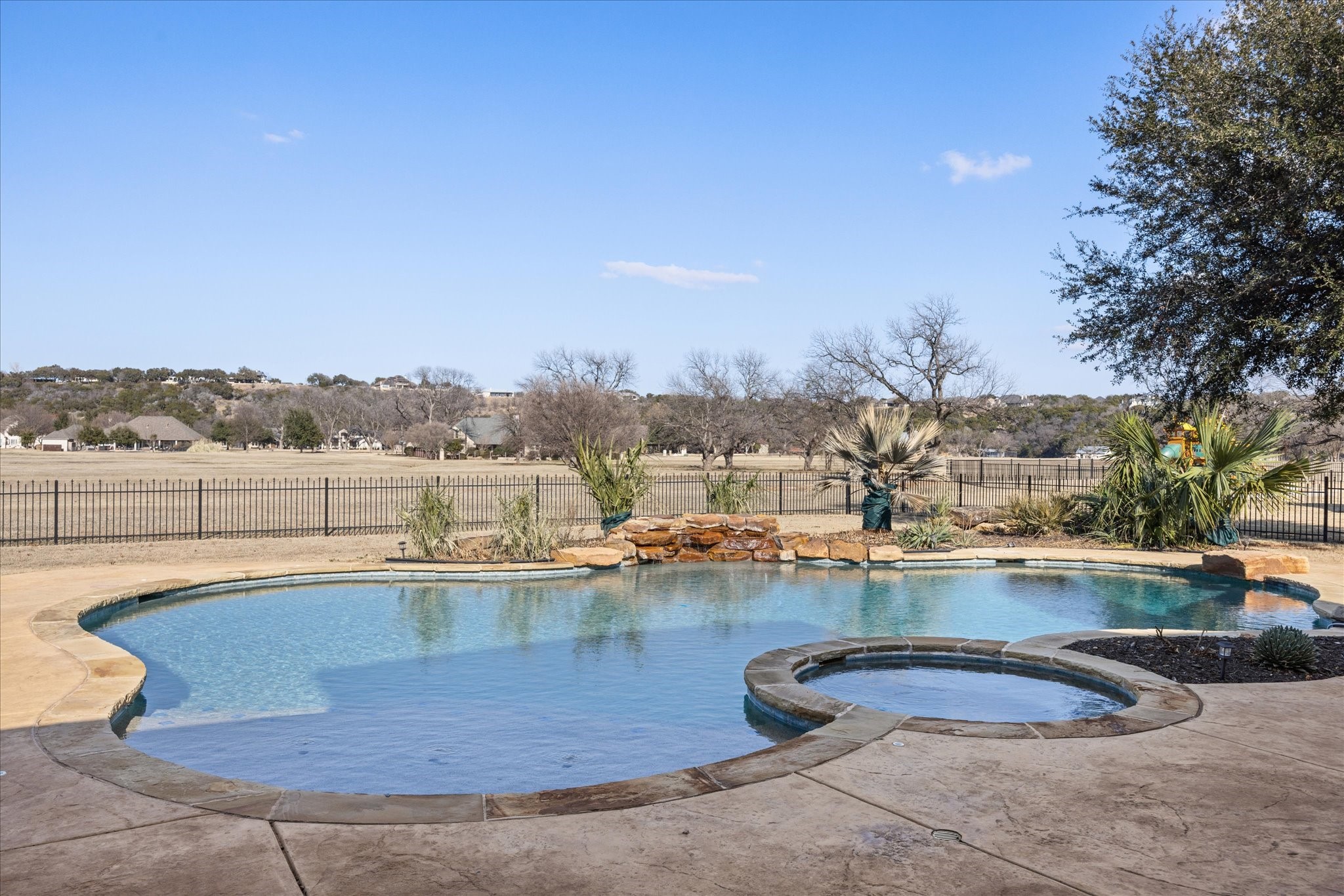 1204 E Scandinavian Court Granbury TX 76048