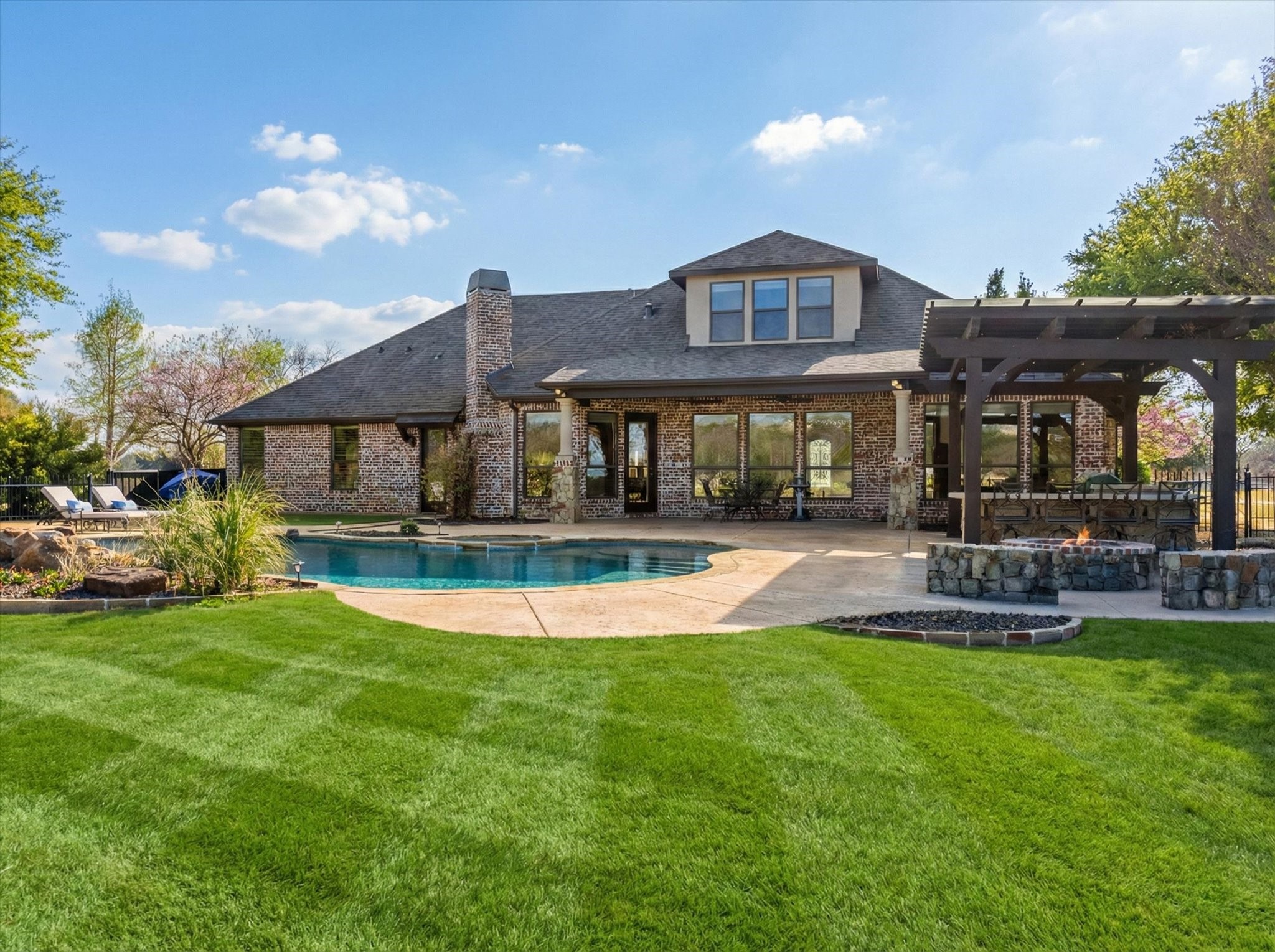 1204 E Scandinavian Court Granbury TX 76048