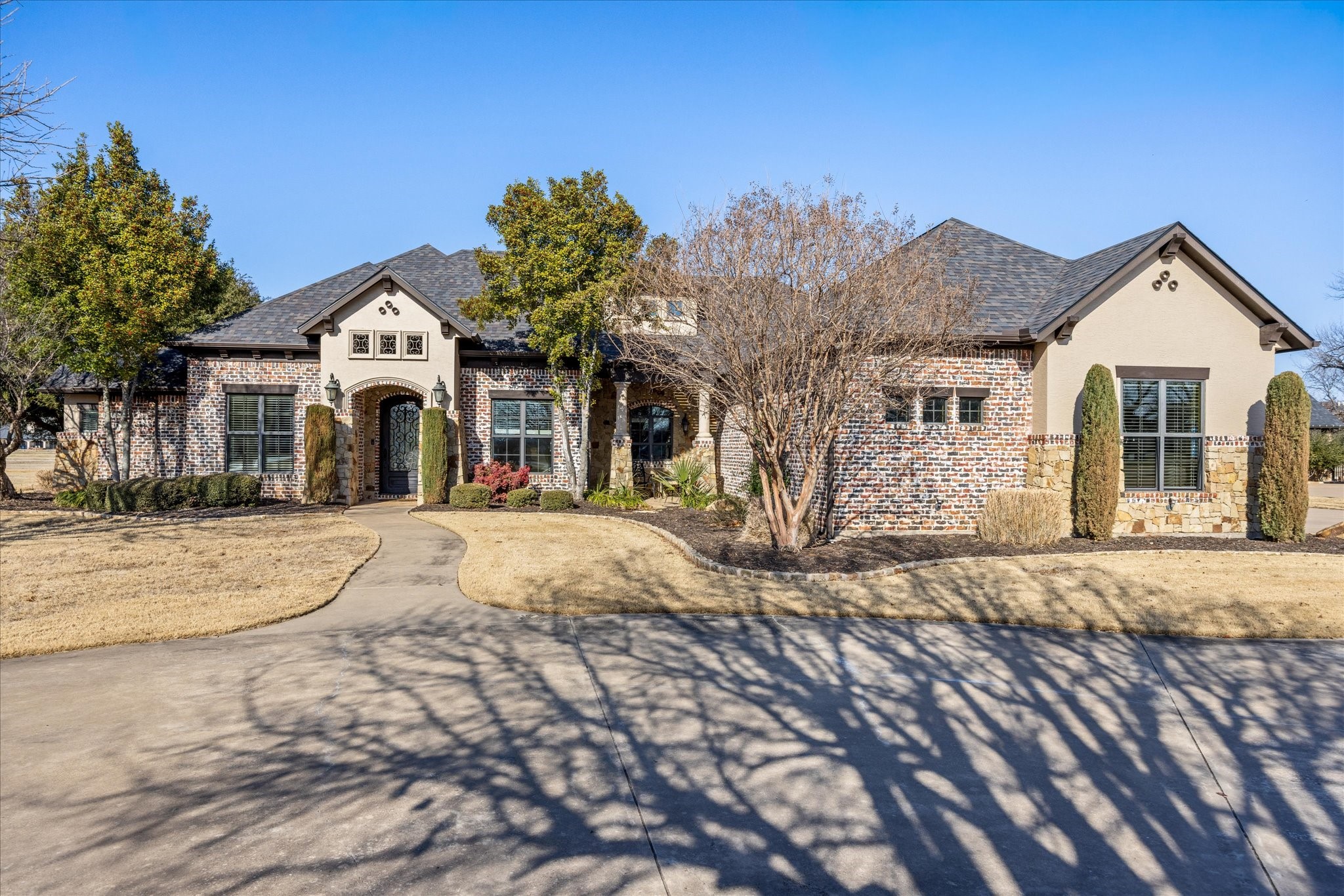 1204 E Scandinavian Court Granbury TX 76048
