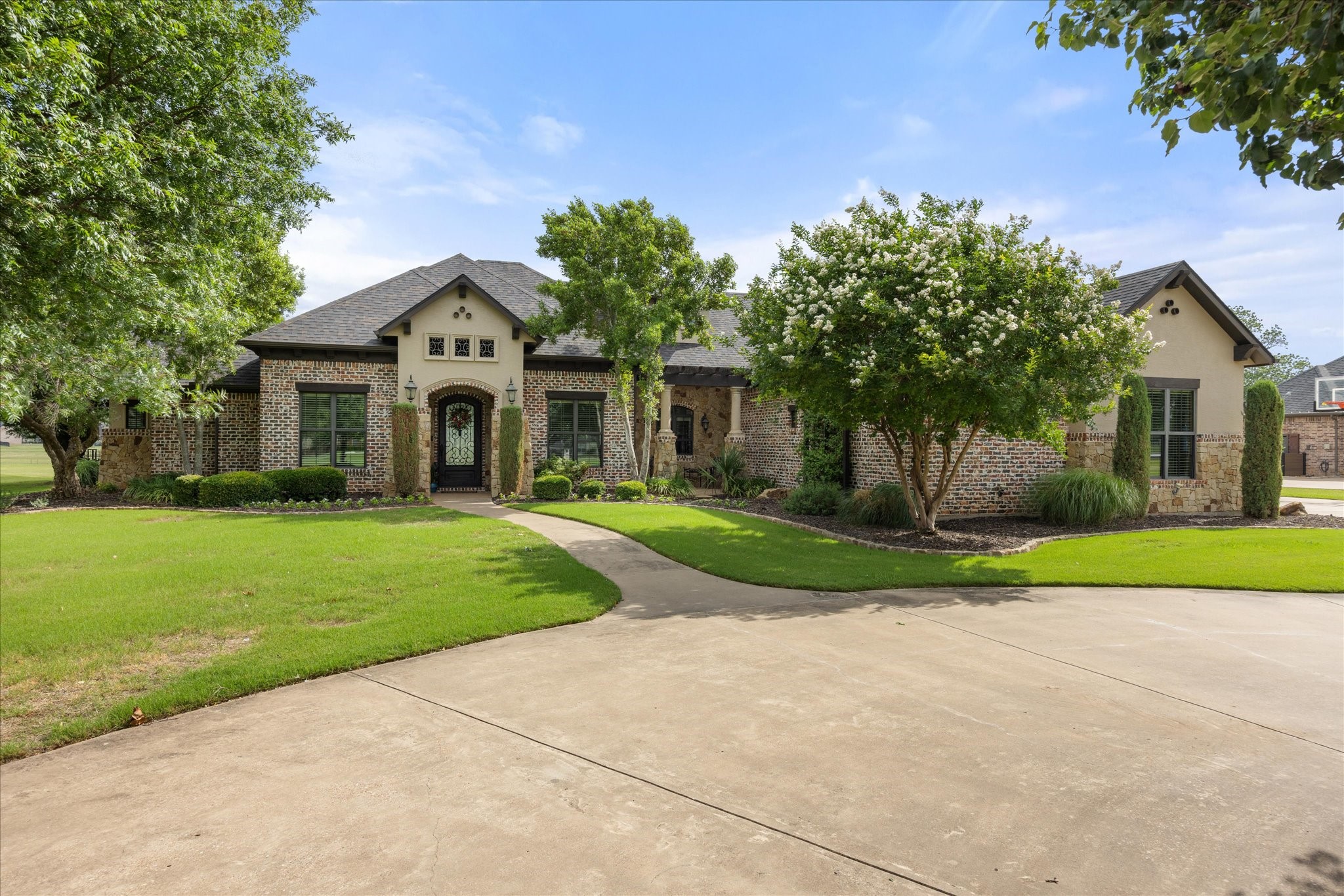 1204 E Scandinavian Court Granbury TX 76048
