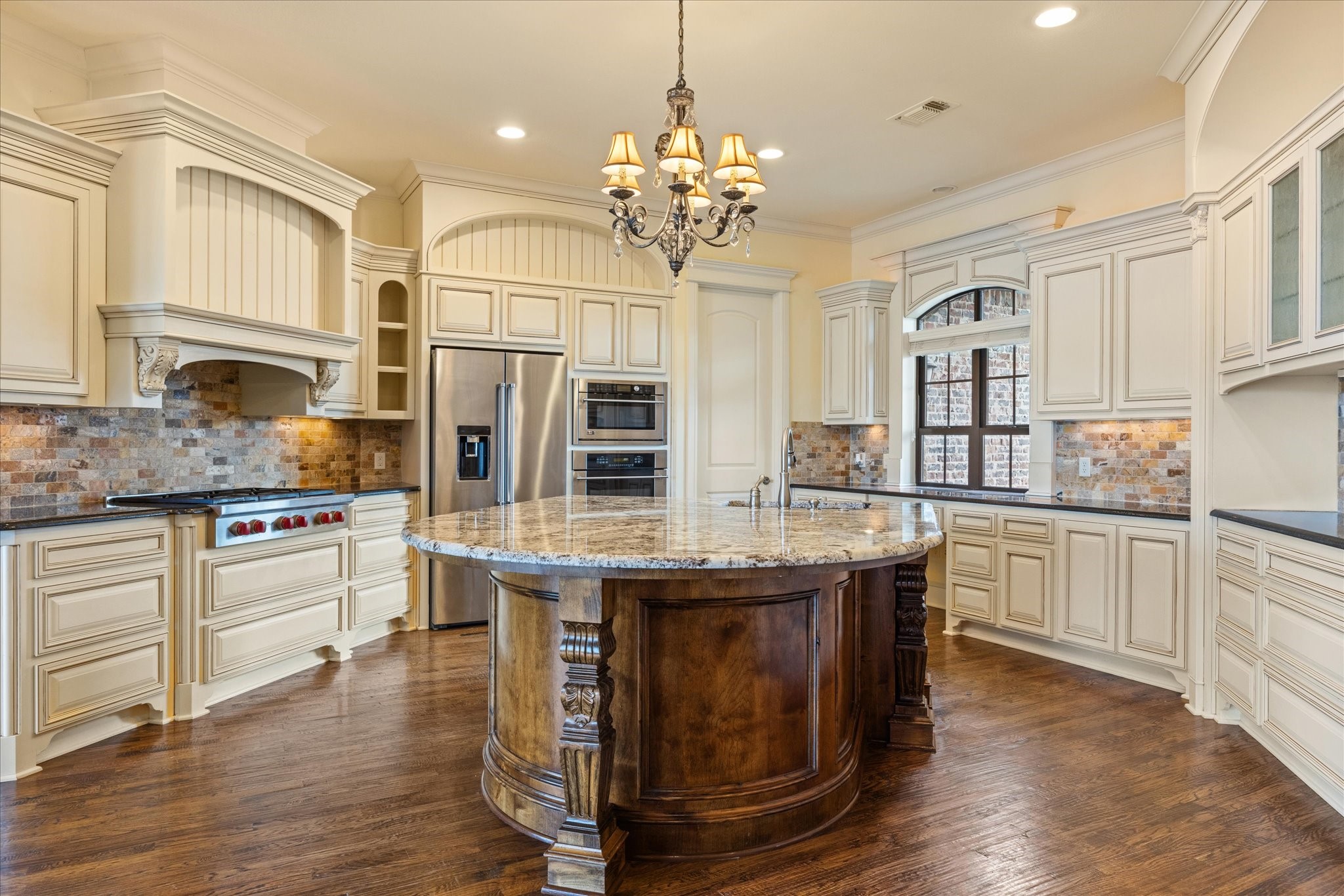 1204 E Scandinavian Court Granbury TX 76048