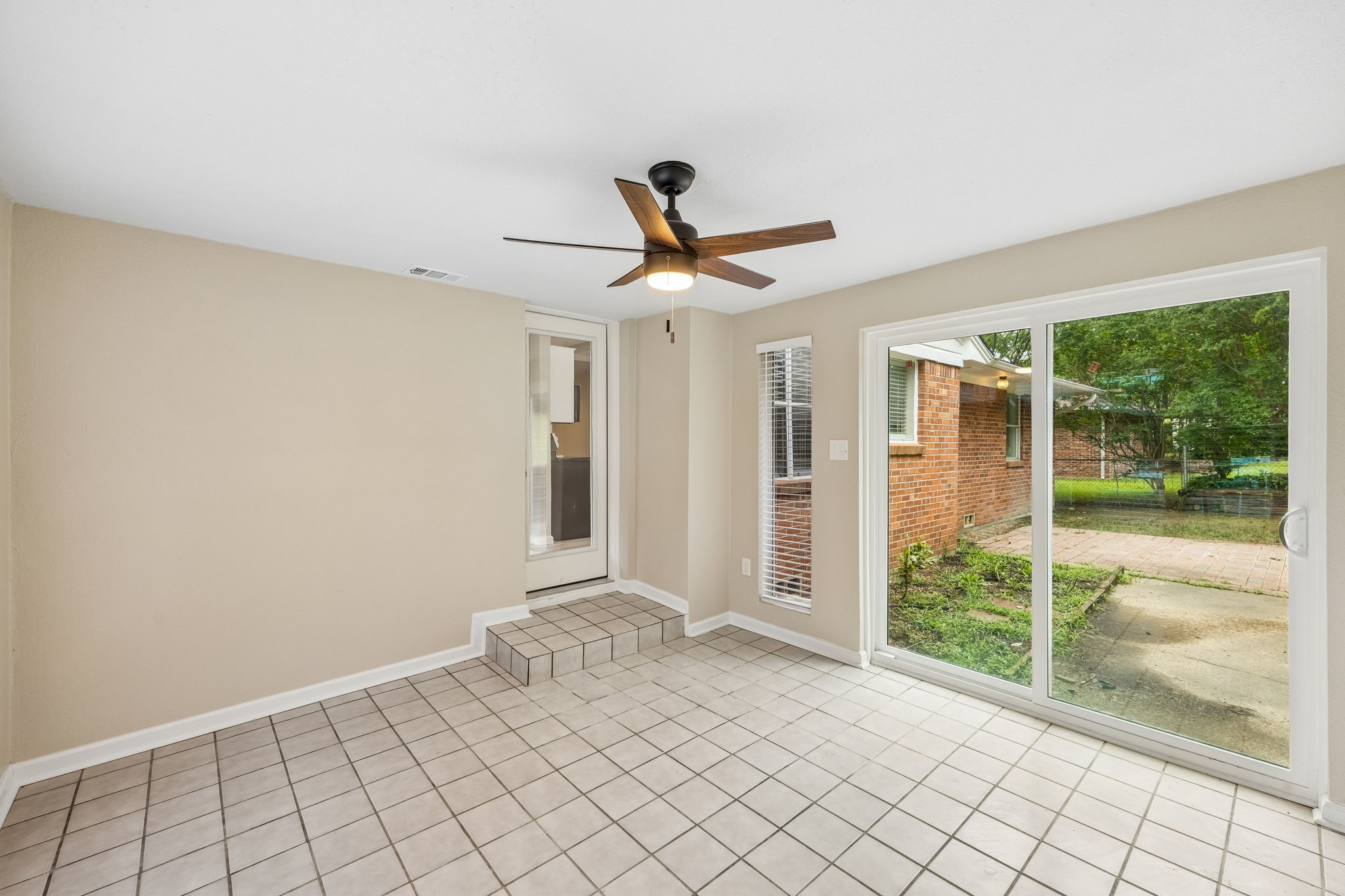 636 Kessler Boulevard Sherman TX 75092