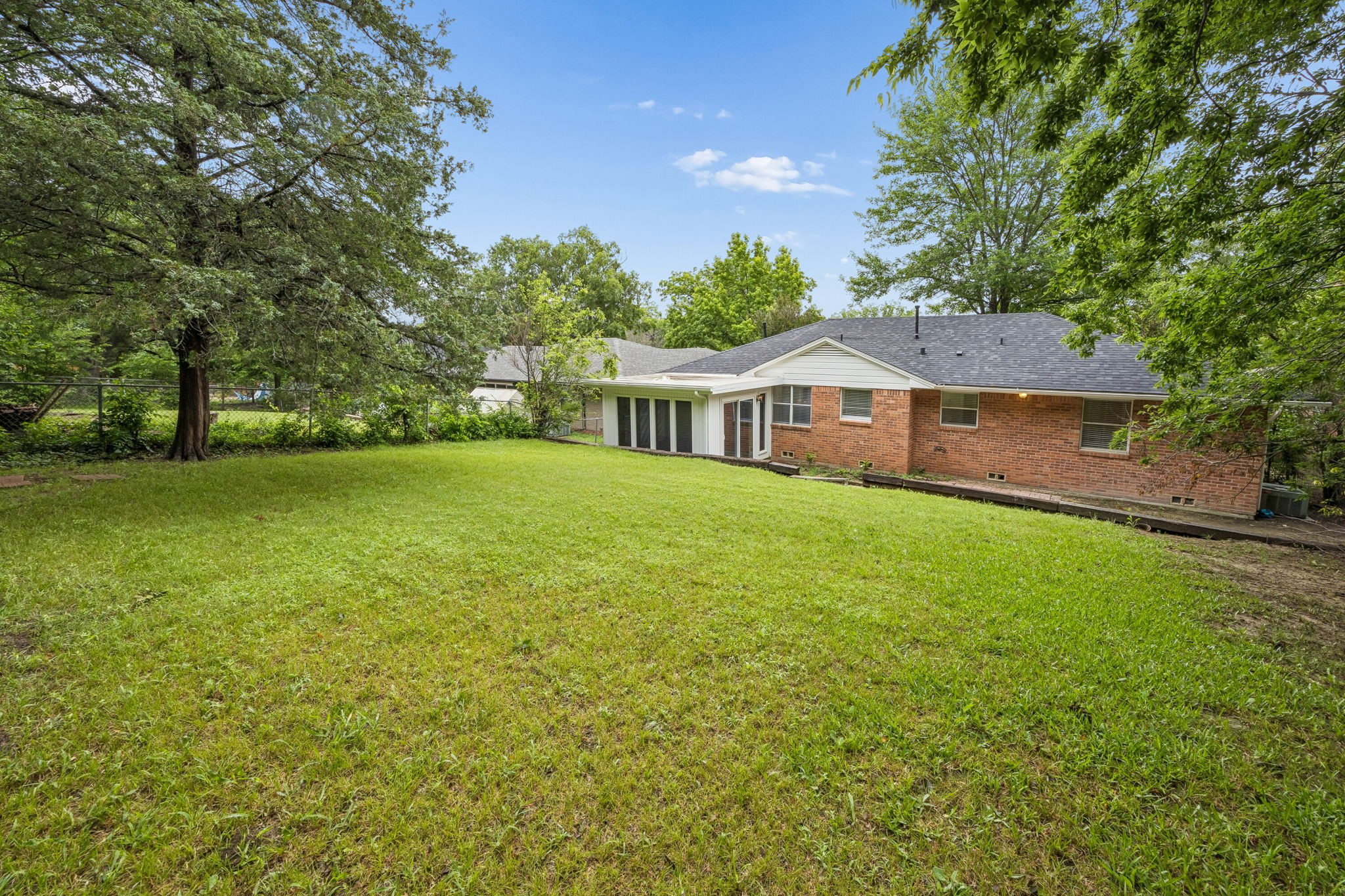 636 Kessler Boulevard Sherman TX 75092