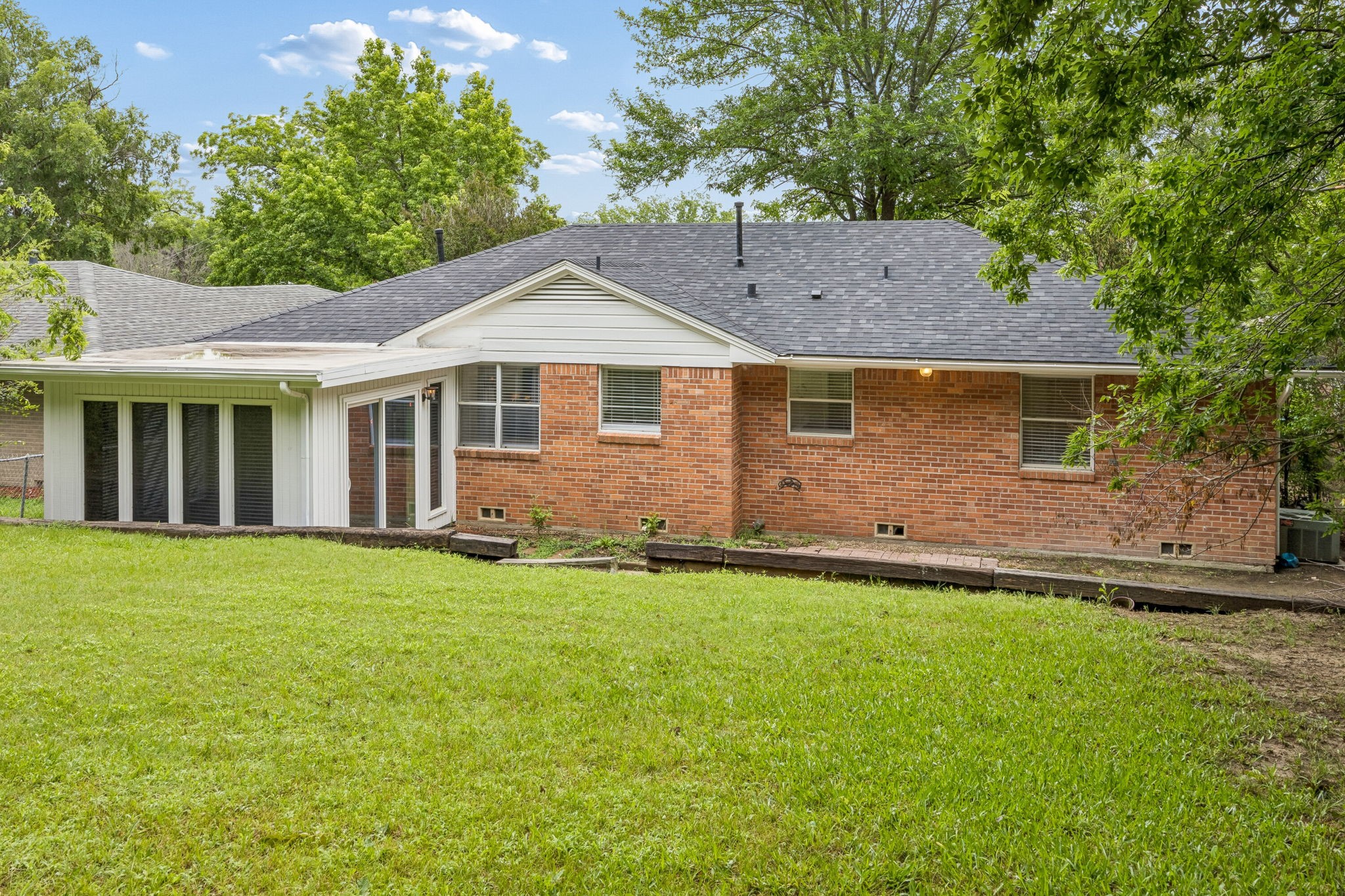 636 Kessler Boulevard Sherman TX 75092