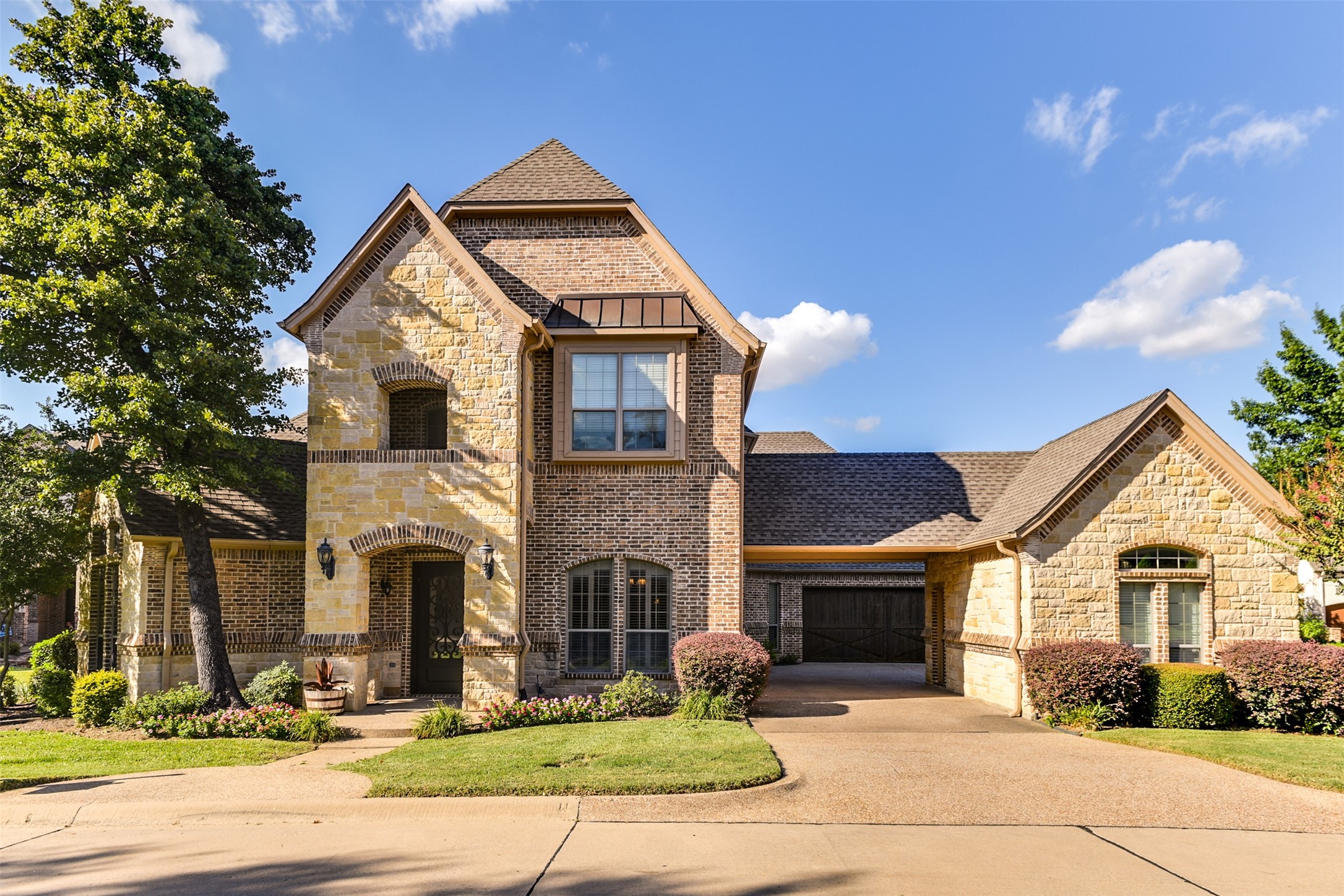 2506 Featherstone Court Arlington TX 76001