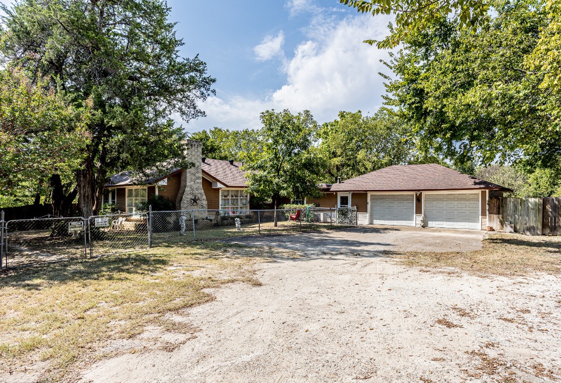 725 N Cockrell Hill Road Desoto TX 75115
