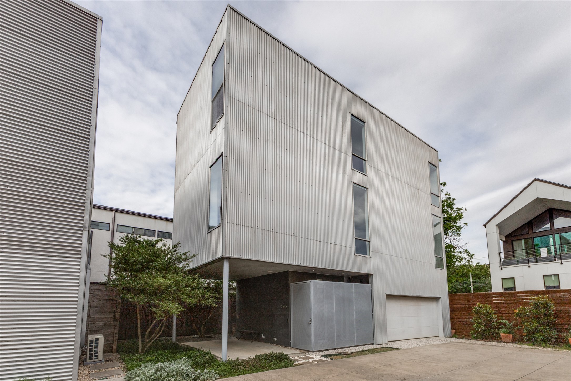 2323 Rusk Place Dallas TX 75204