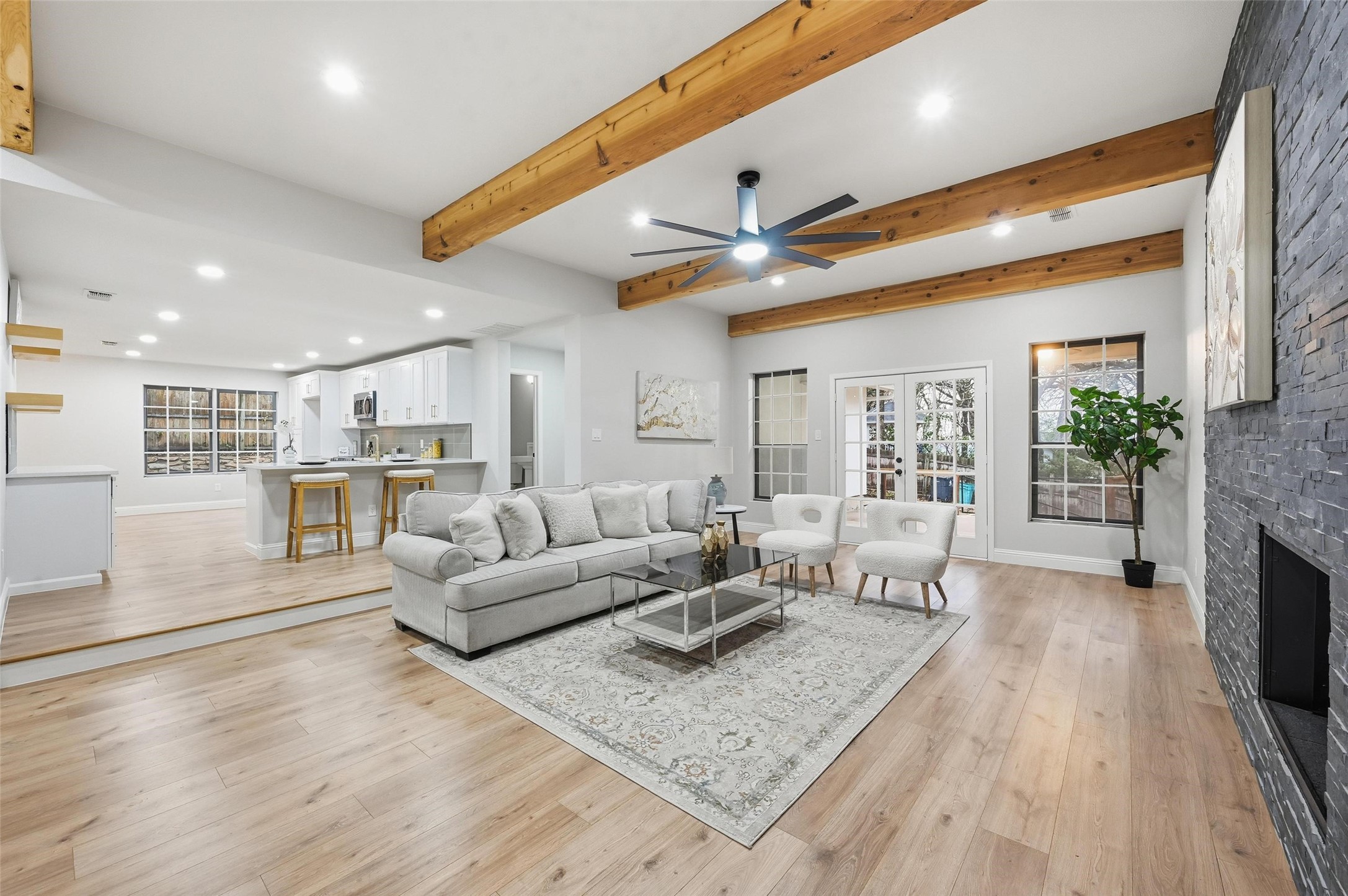1806 Burr Oak Street Arlington TX 76012