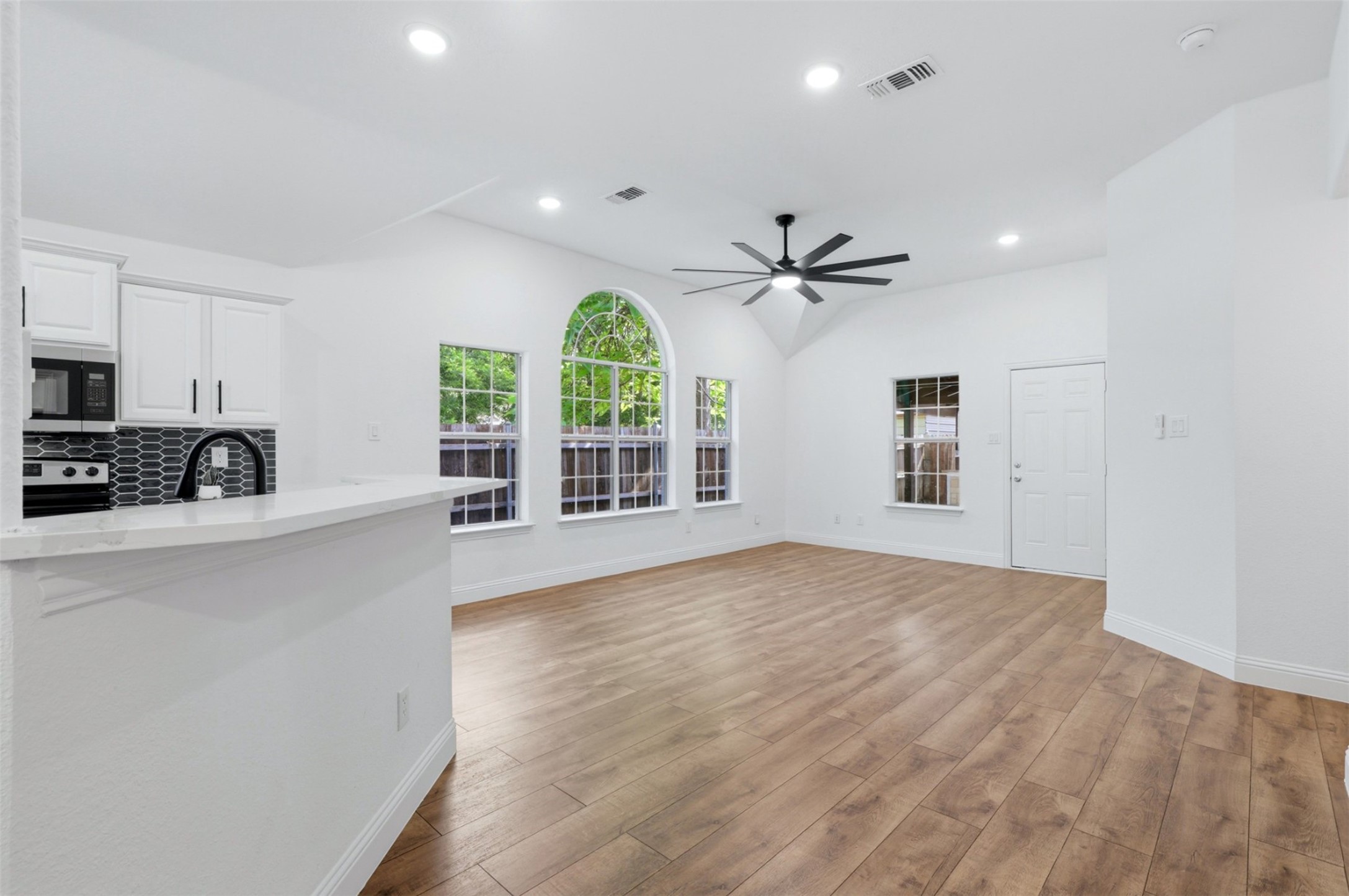 906 Oak Street Mckinney TX 75069